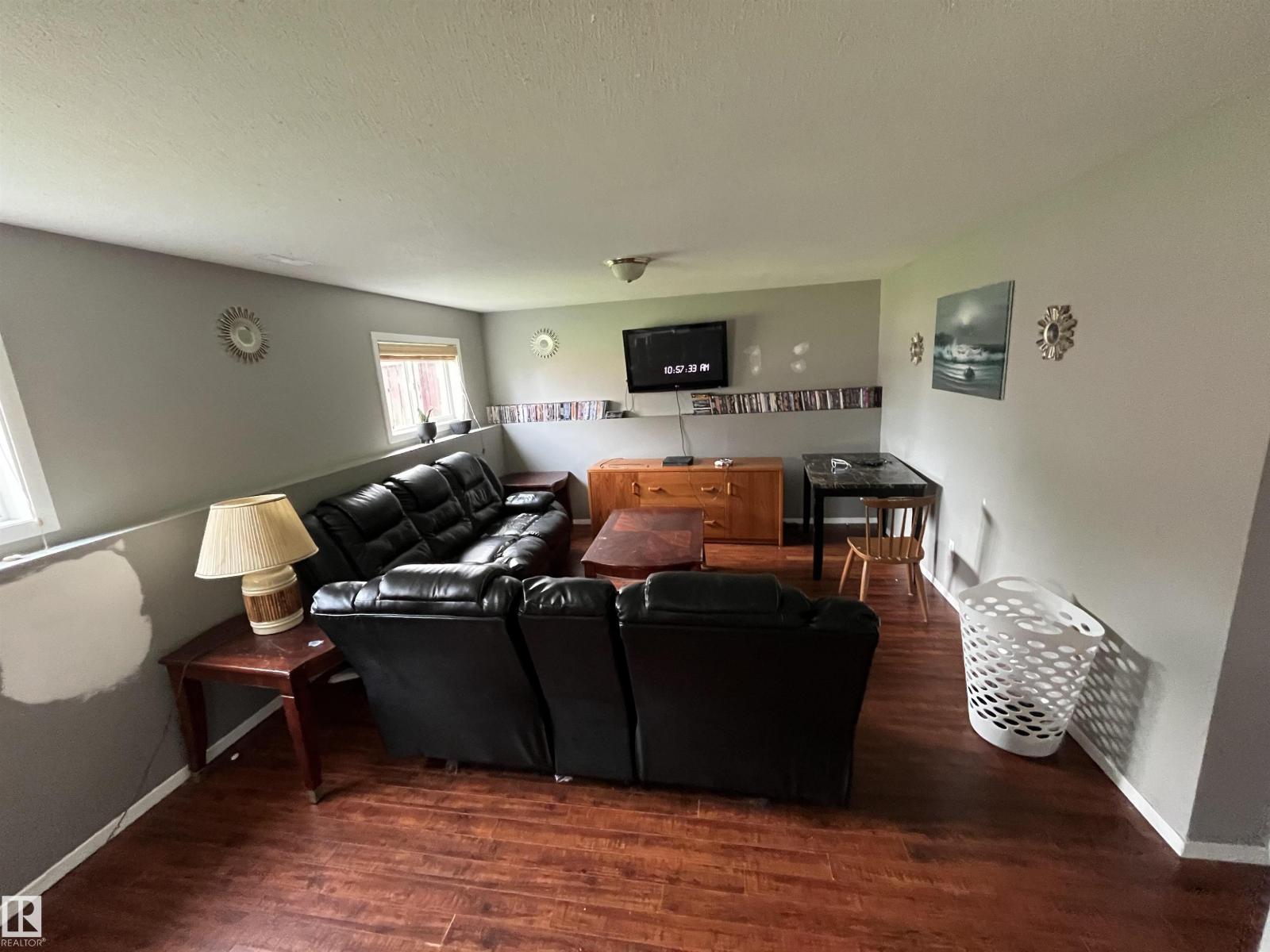 4512 49 AV - Image 5