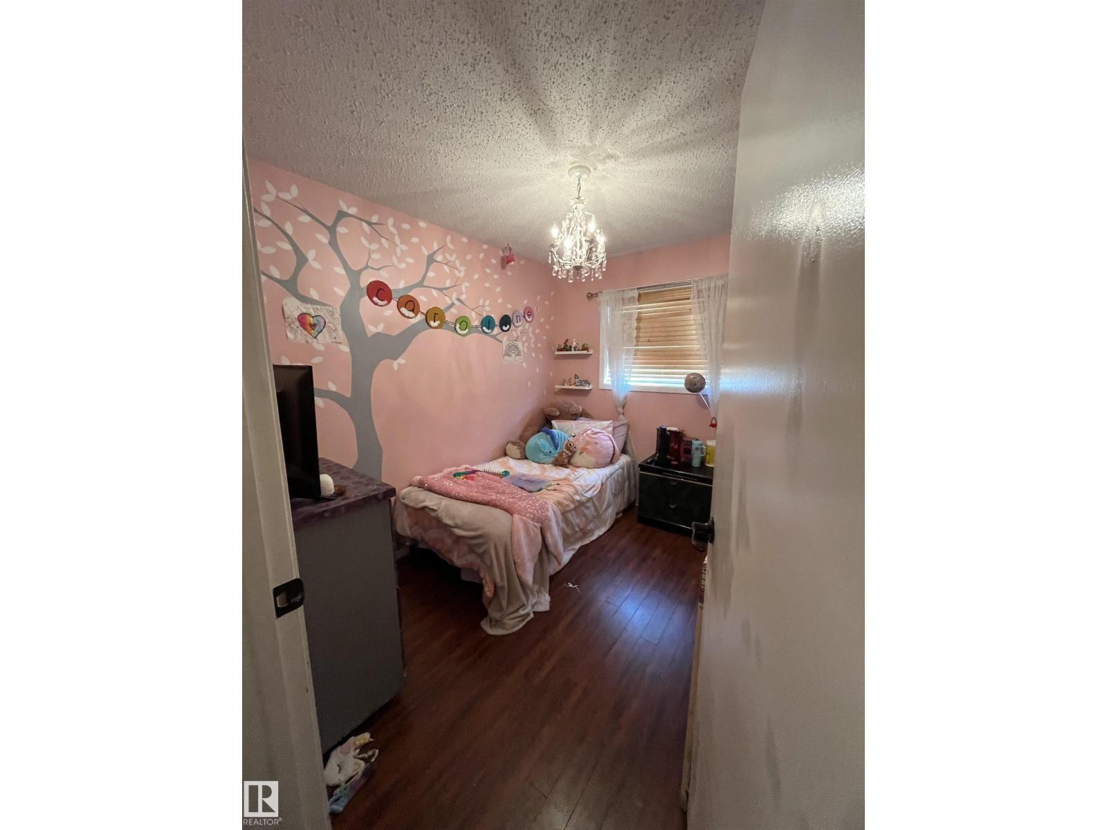 4512 49 AV - Image 6