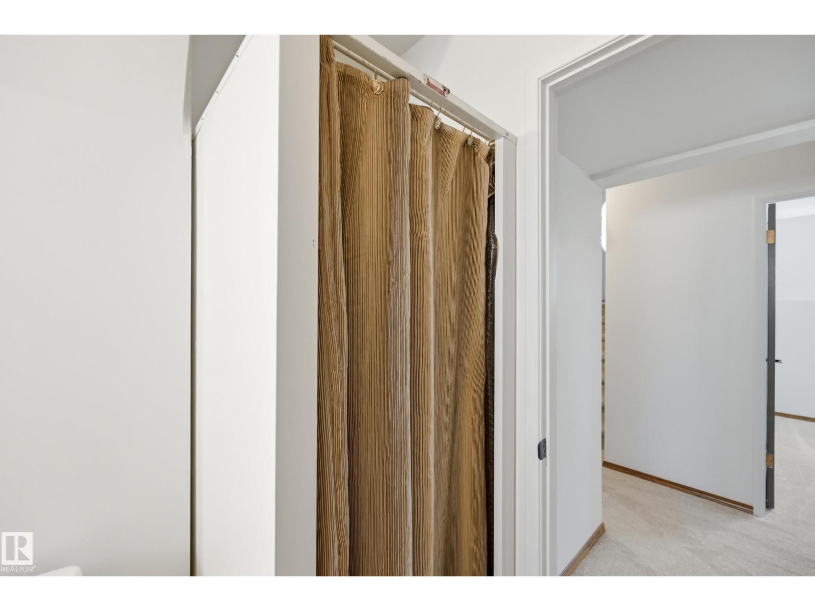 5210 43 AV - Image 29