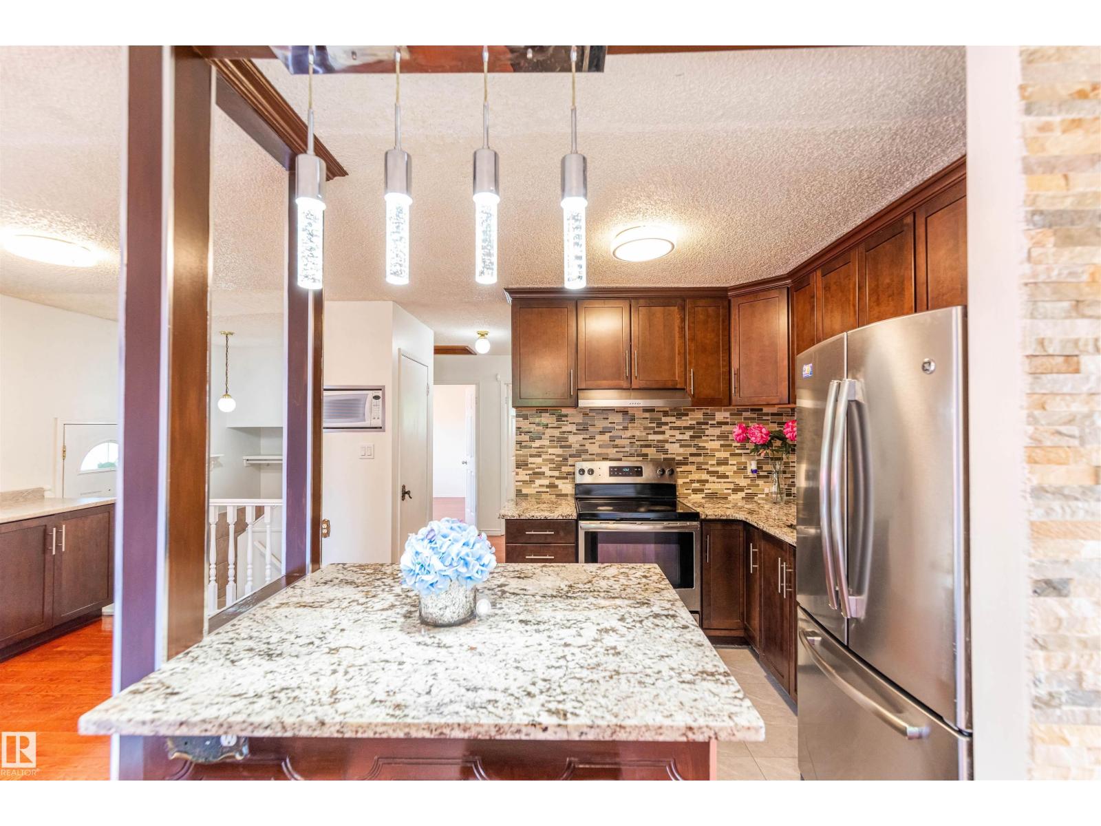 16524 116 ST NW, Dunluce, Edmonton photo 3