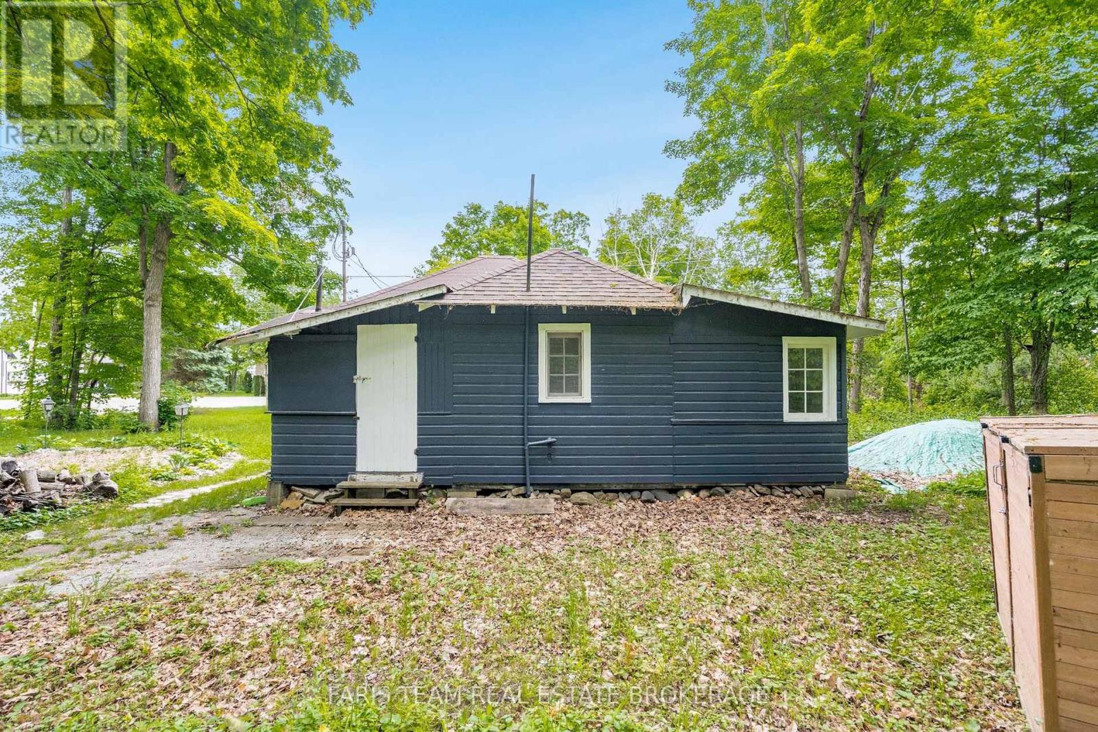 365 ROBINS POINT ROAD - 18