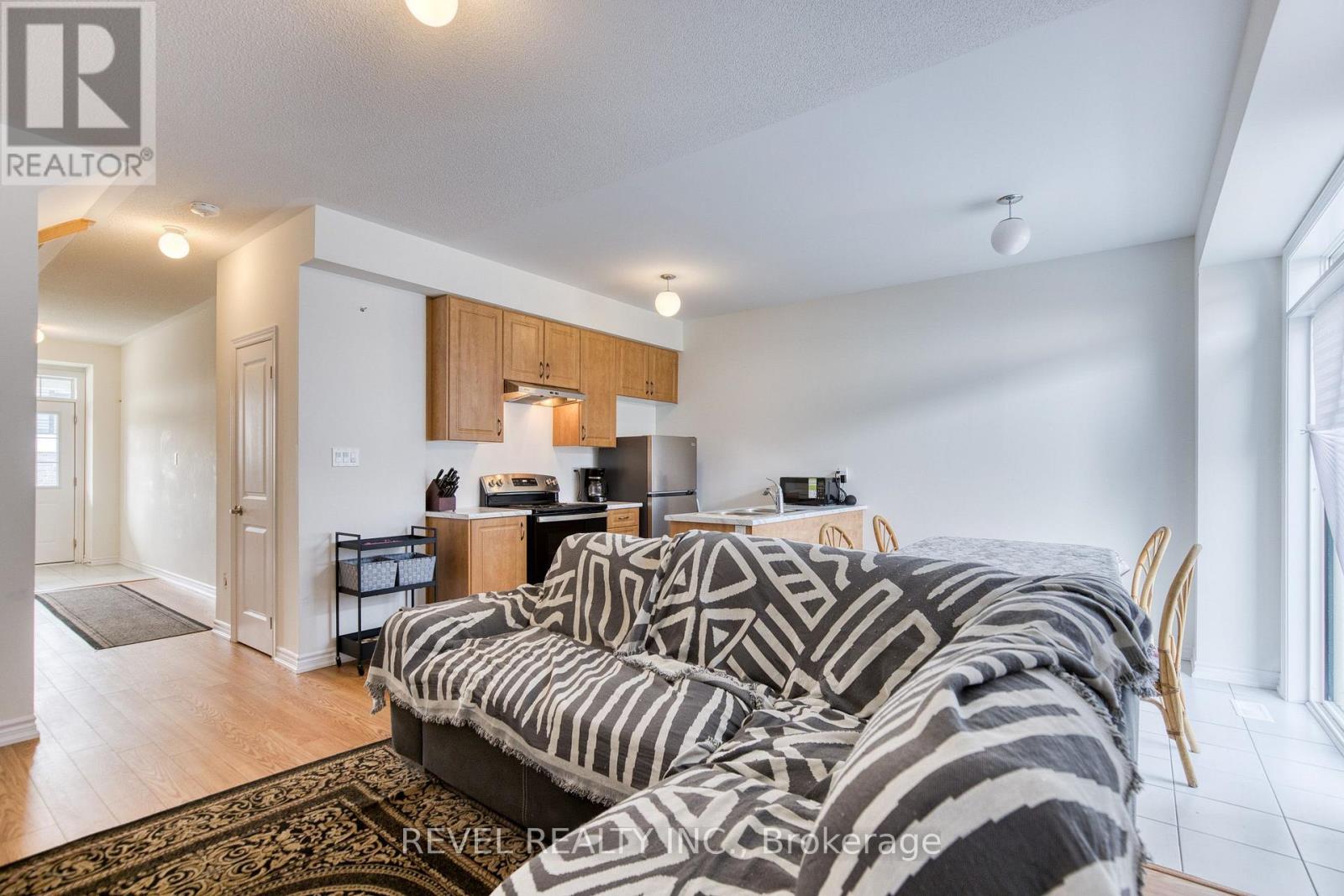 12 HYLTON DRIVE - 10