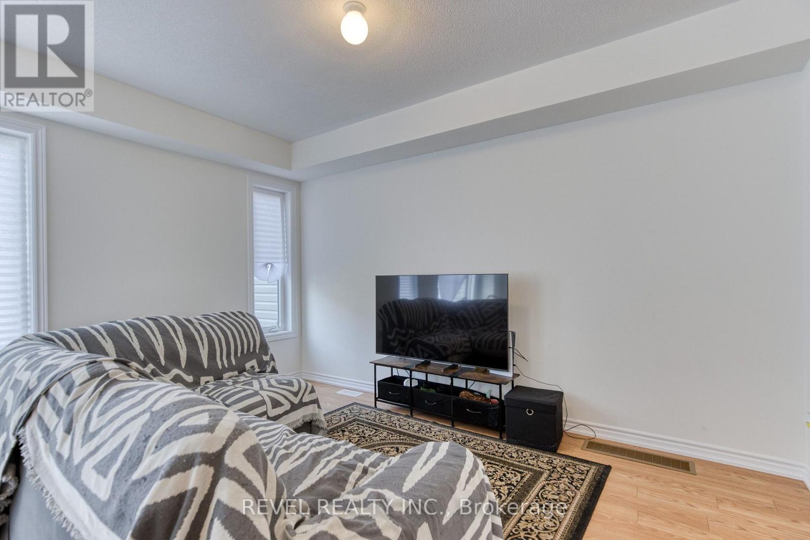 12 HYLTON DRIVE - 20