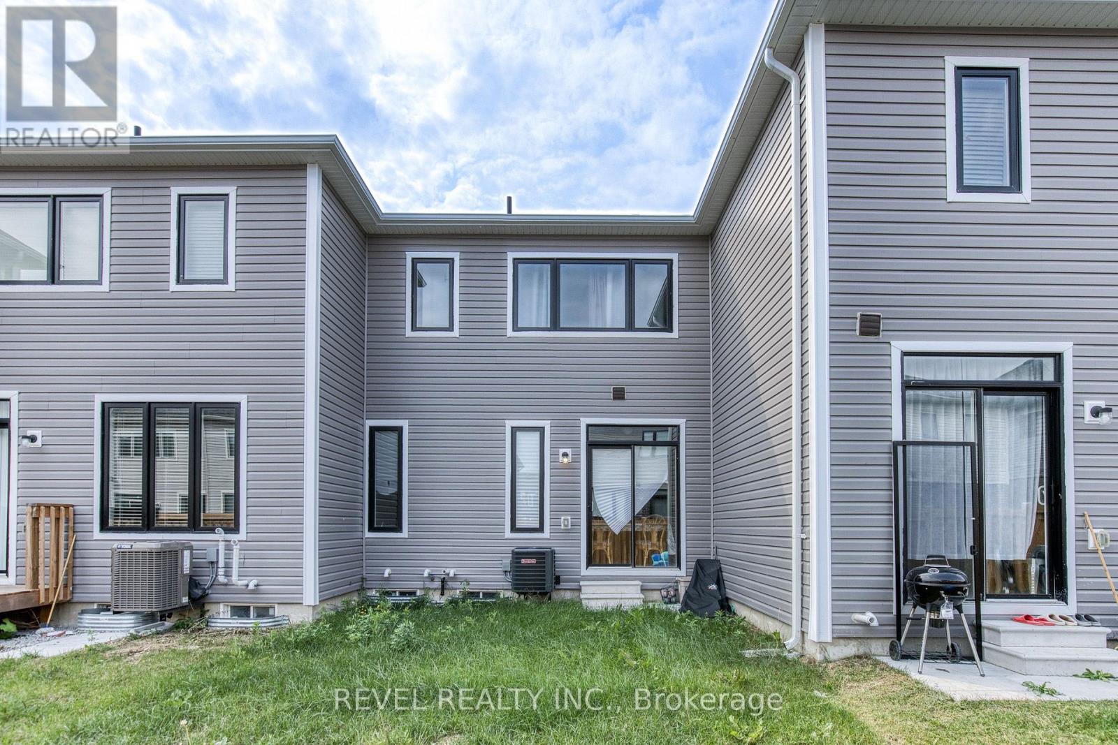 12 HYLTON DRIVE - 39