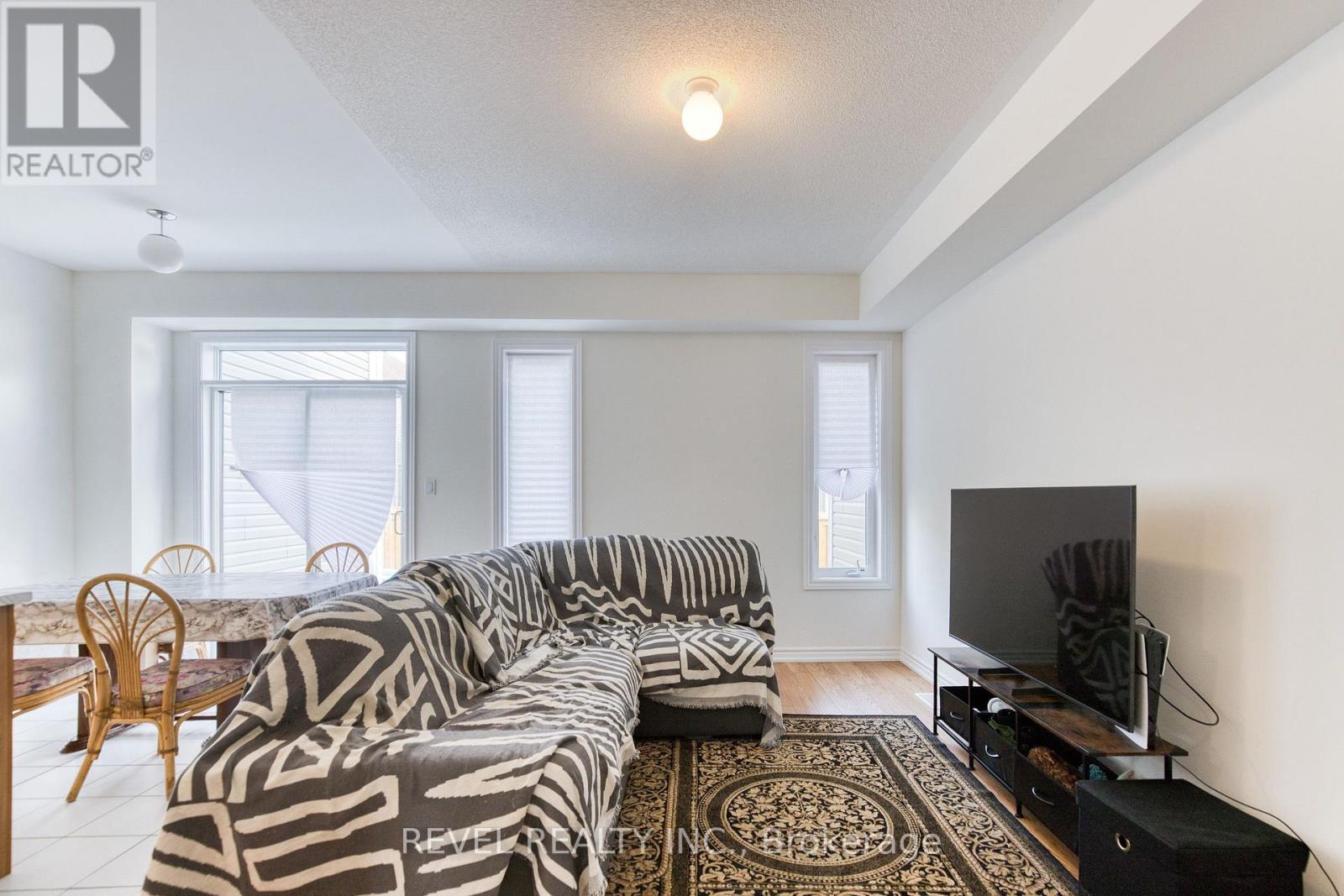 12 HYLTON DRIVE - 8