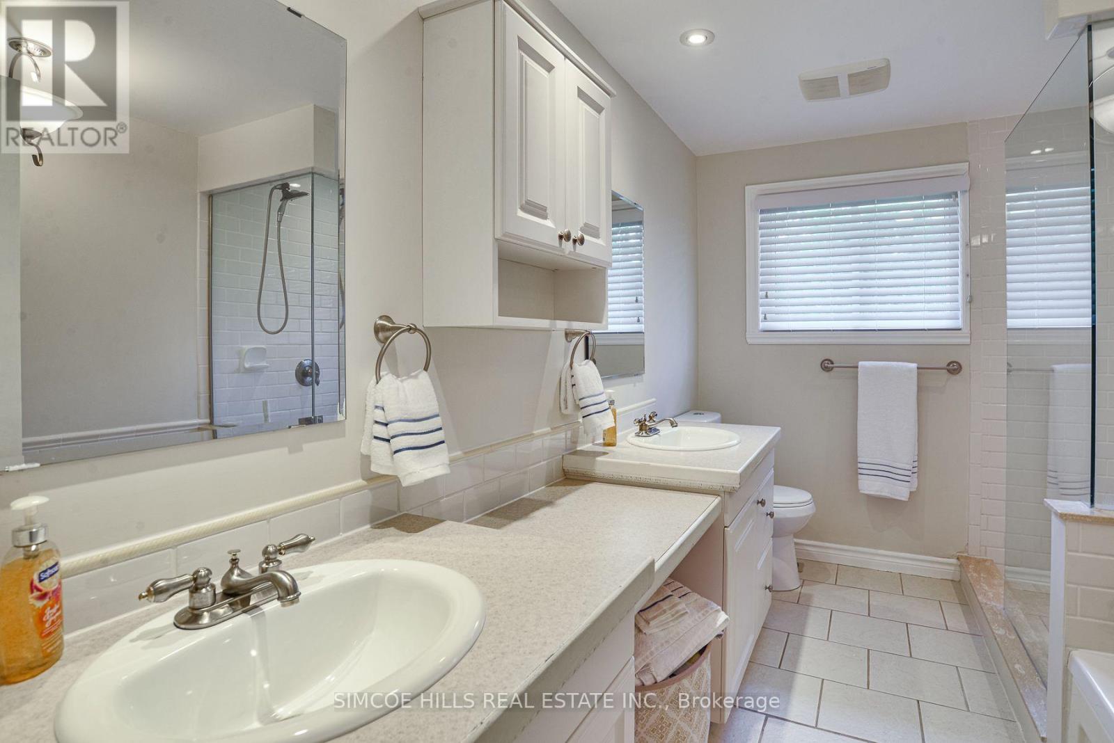 153 MATCHEDASH STREET N - 13