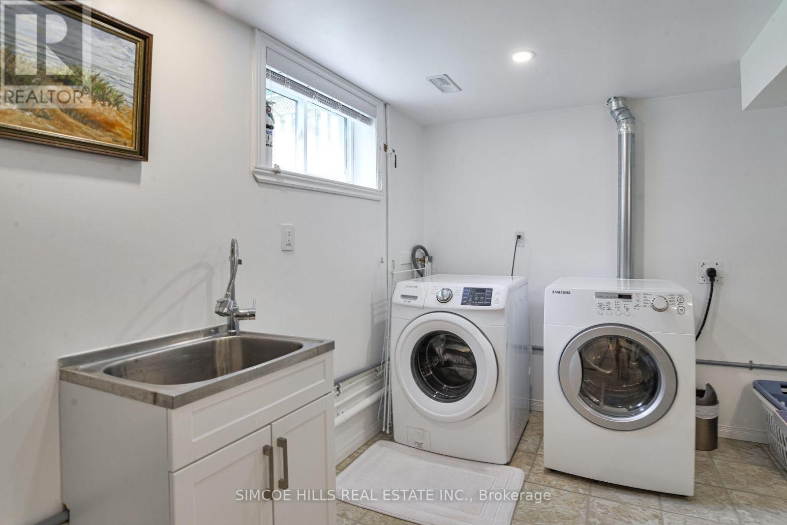 153 MATCHEDASH STREET N - 22