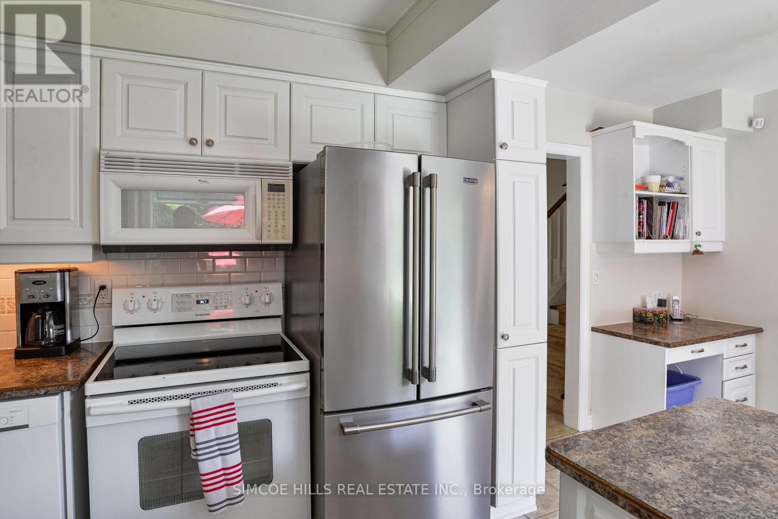 153 MATCHEDASH STREET N - 7