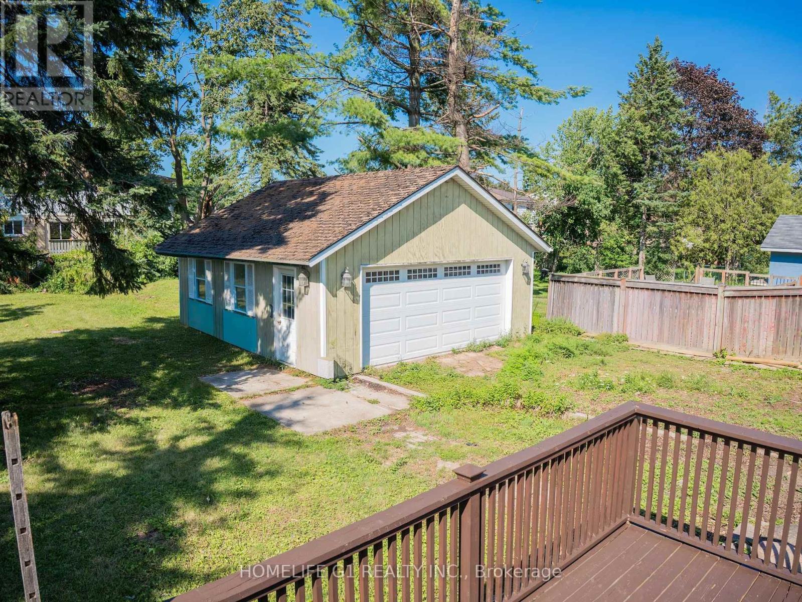 330 GROVE STREET E - Image 11
