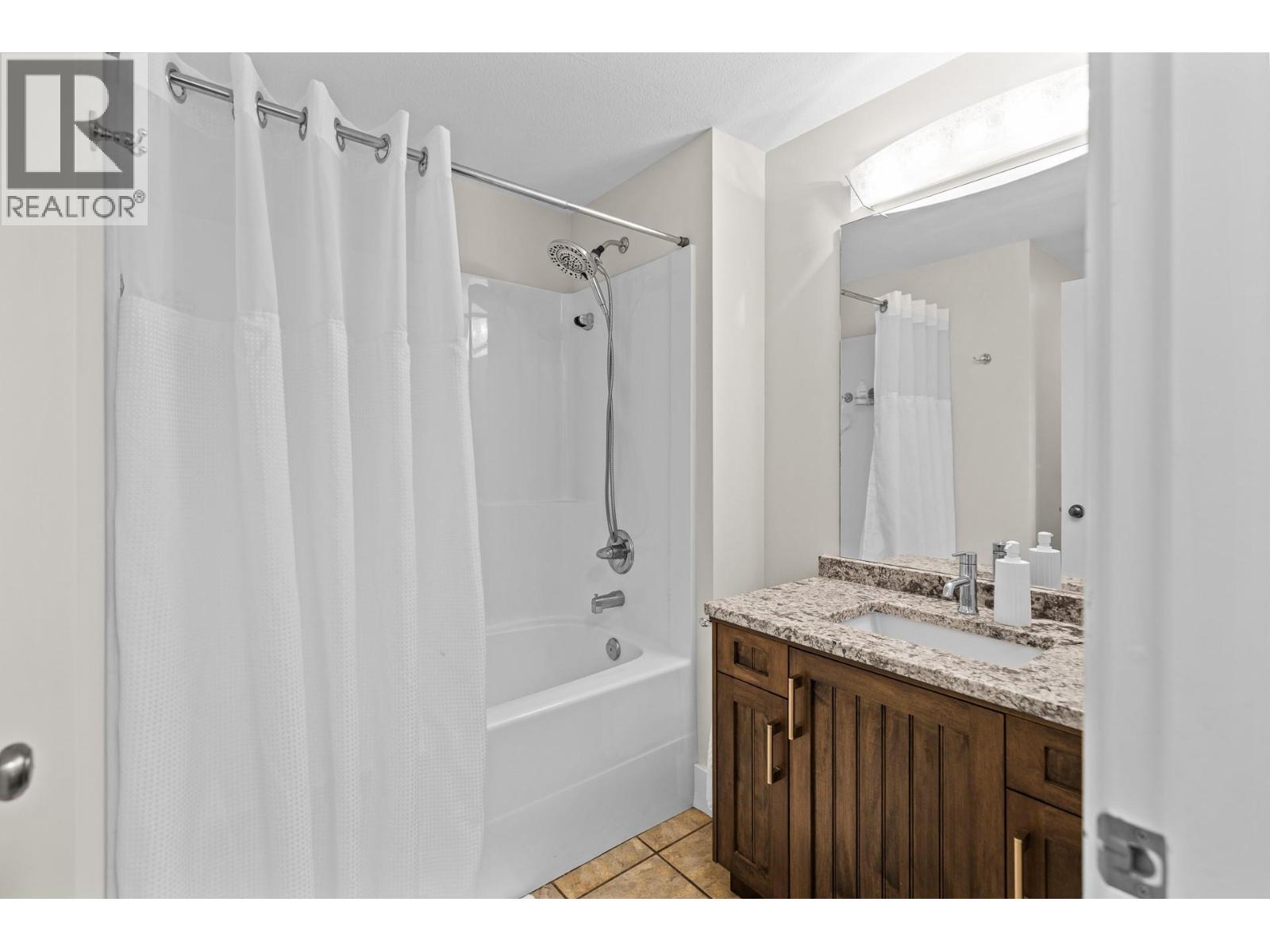  1635 Gregory Road, West Kelowna