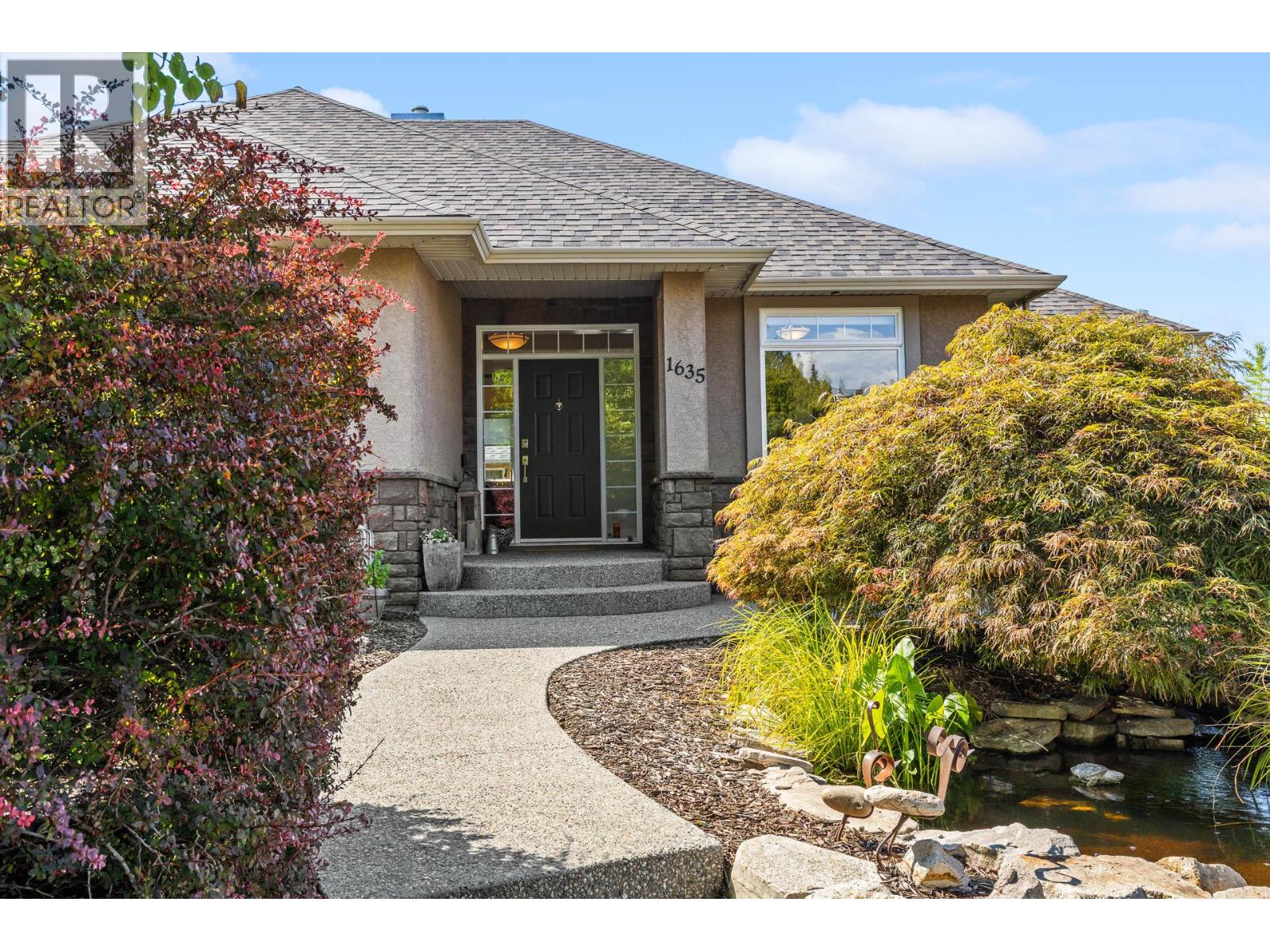 1635 Gregory Road, West Kelowna