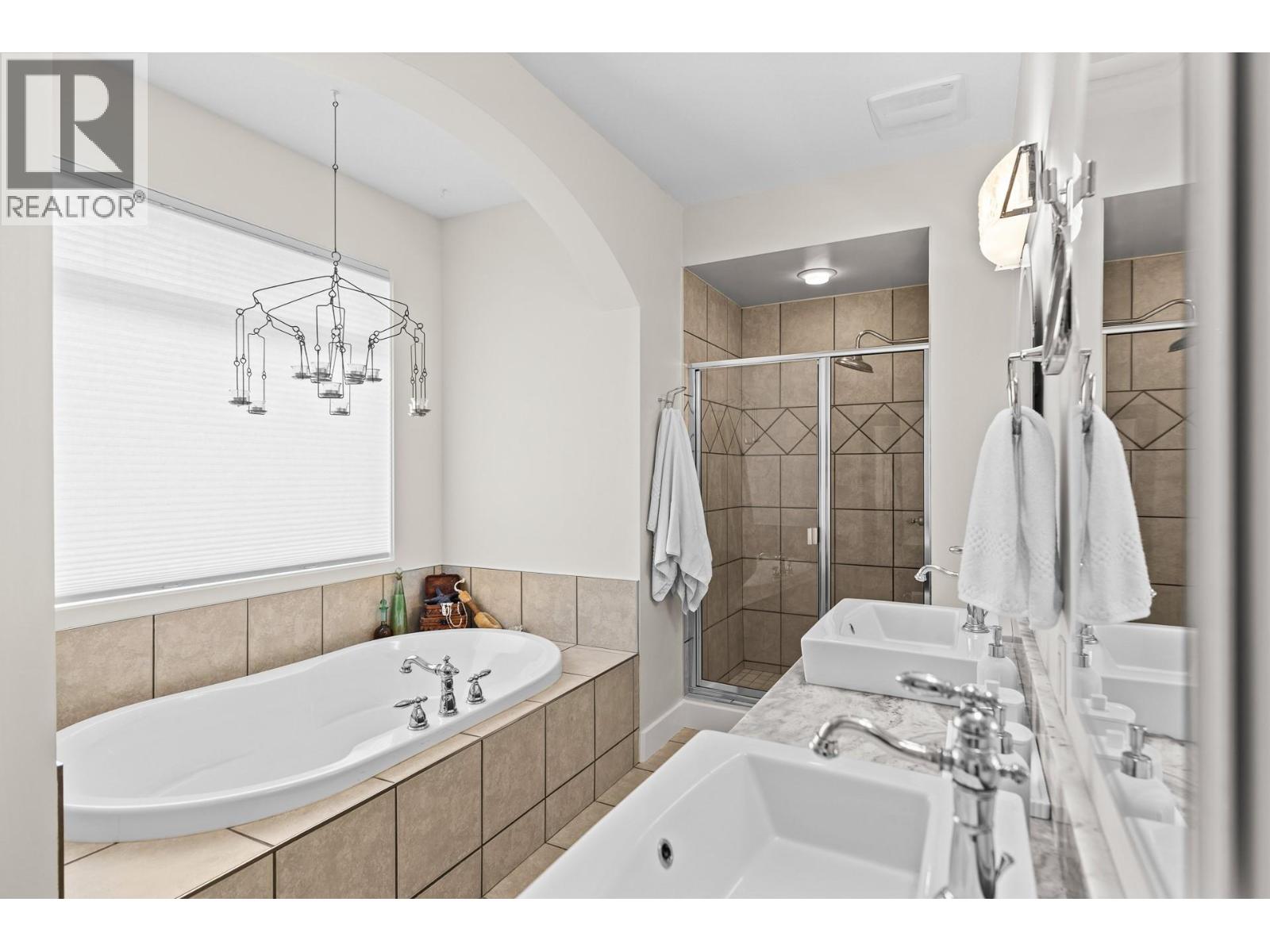  1635 Gregory Road, West Kelowna