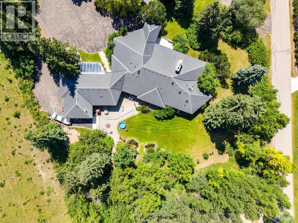 187 Slopeview Drive SW - 1