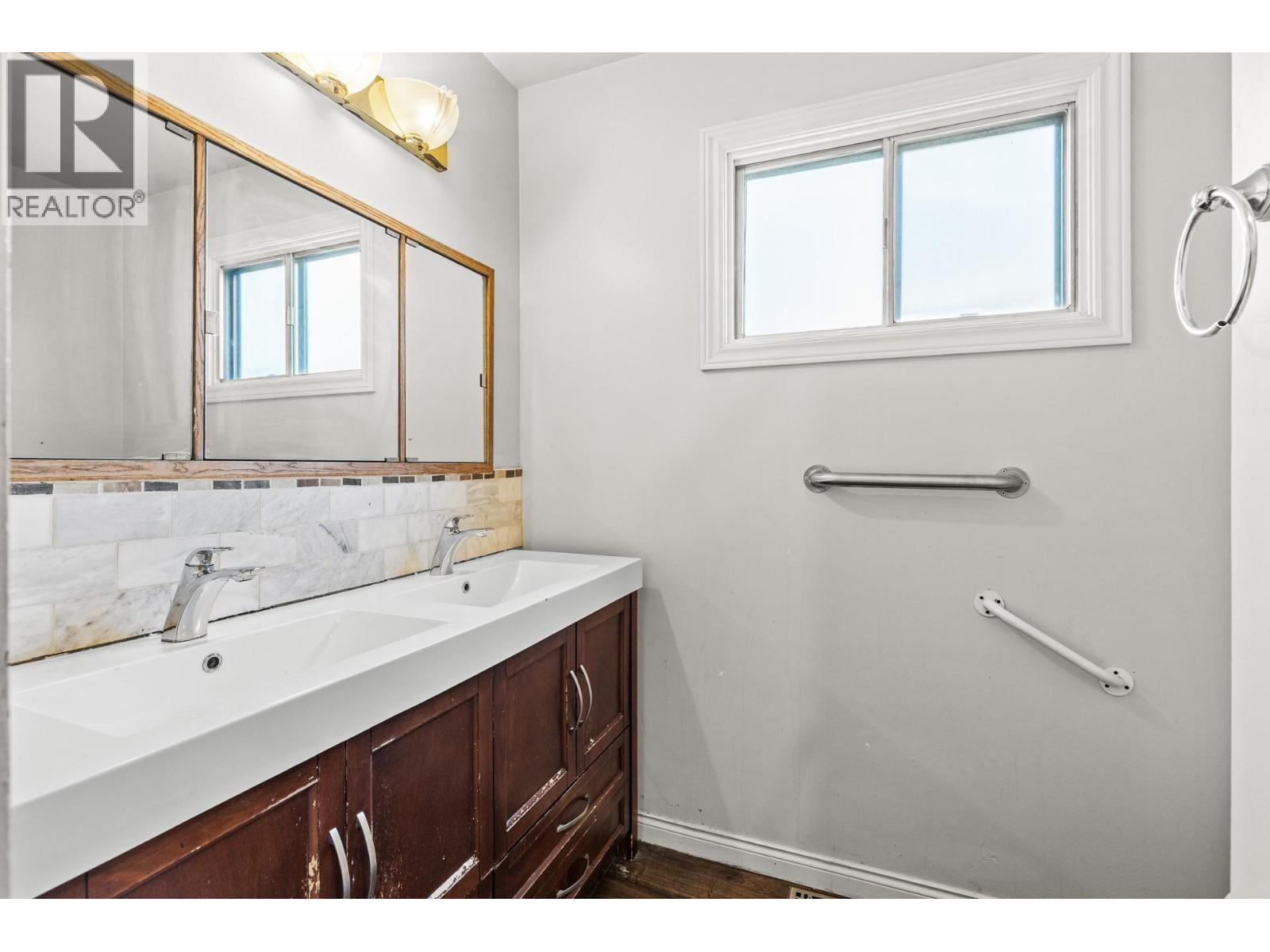  925 Sutherland Avenue, Kelowna