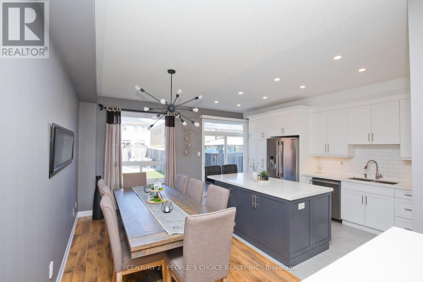 8 CALM WATERS CRESCENT - 9