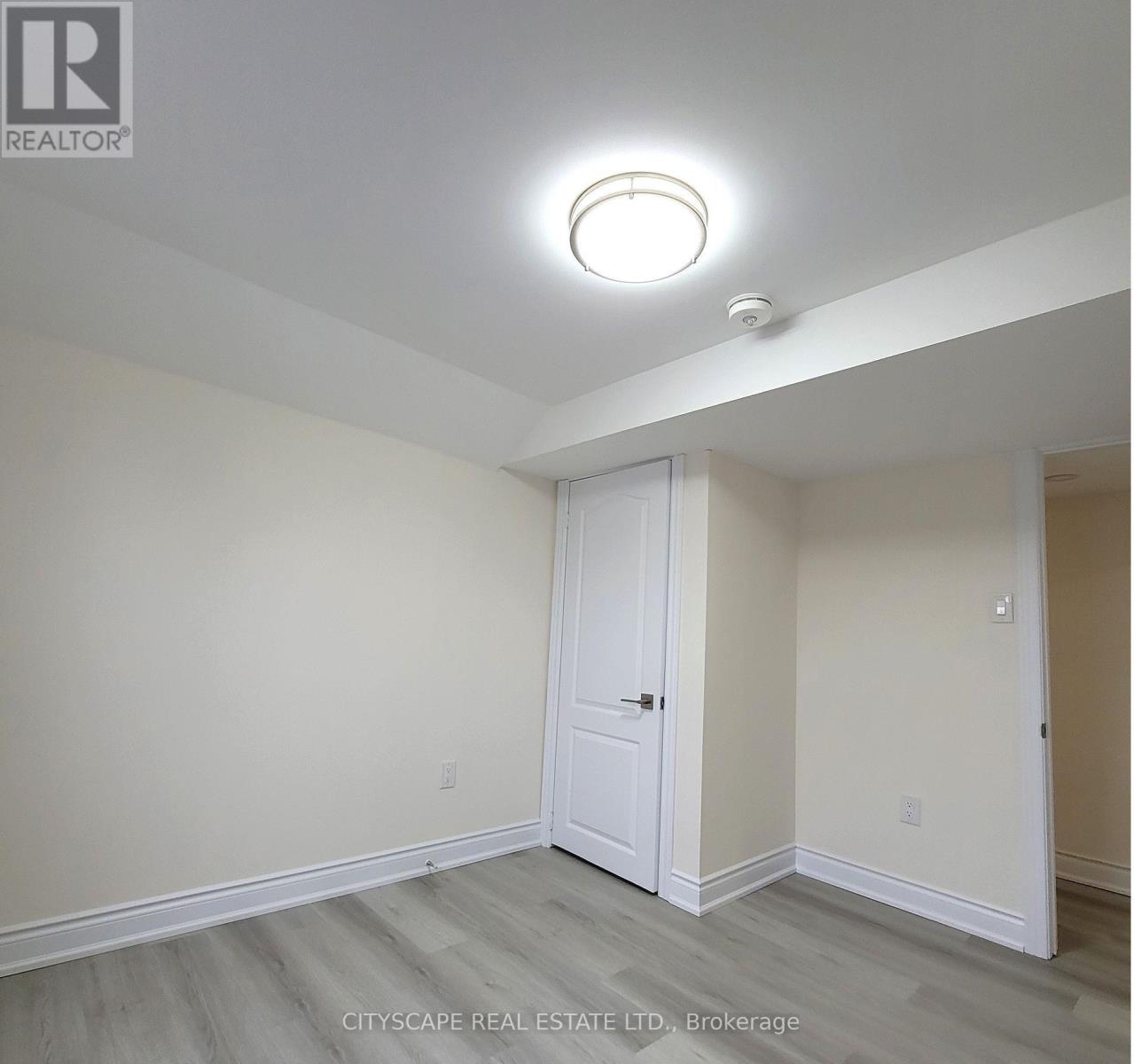 2 - 69 VINE STREET W