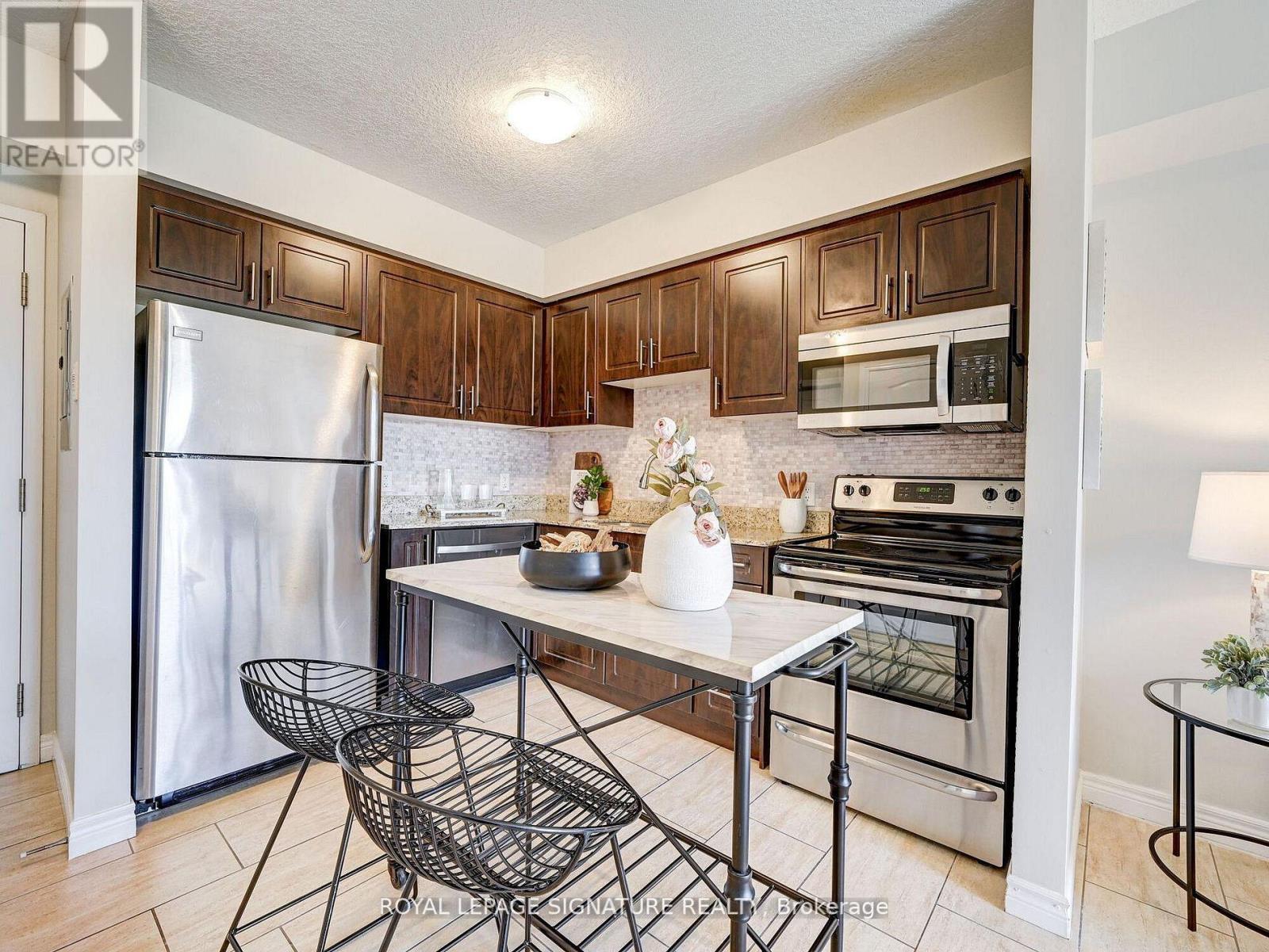 Photo of 886 Golf Links Road