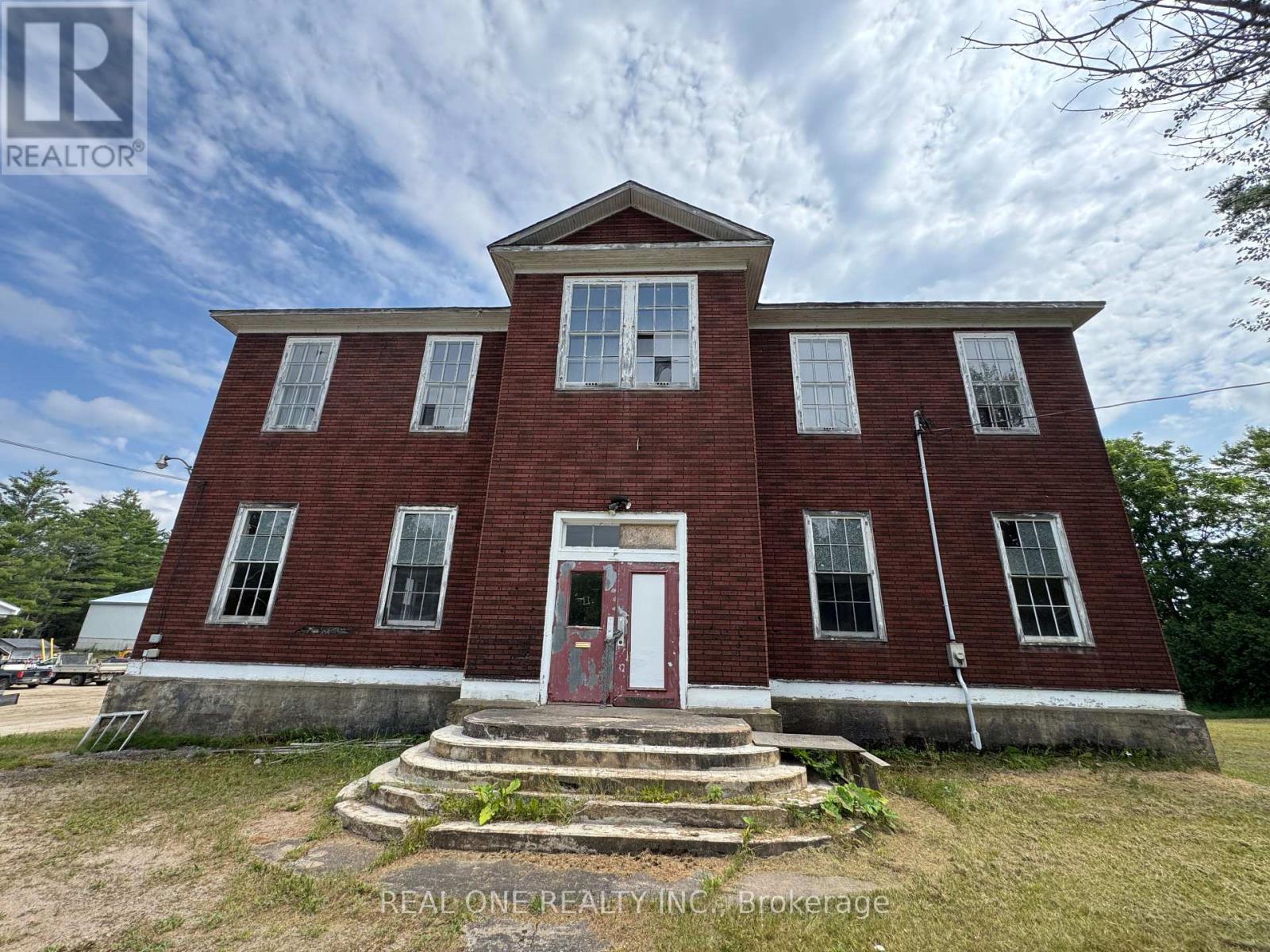 2465 HIGHWAY 518 W