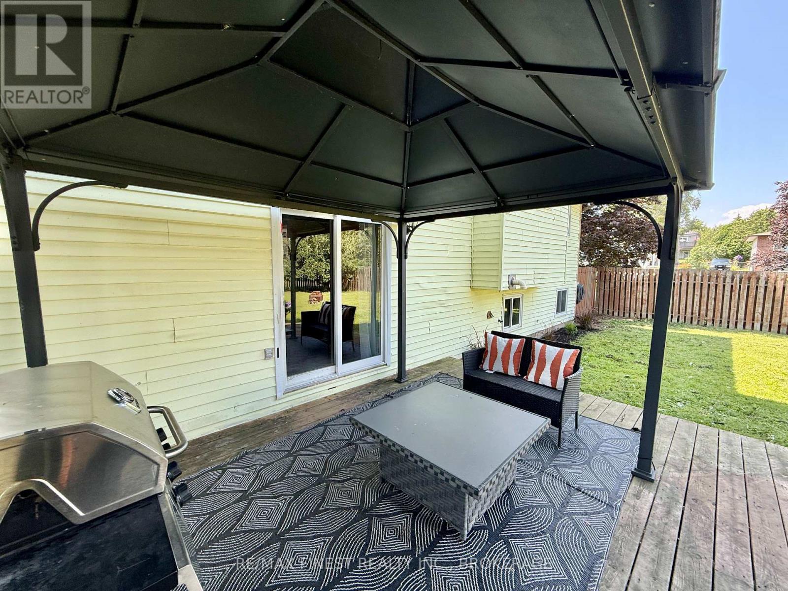 66 NICHOLSON CRESCENT - 19