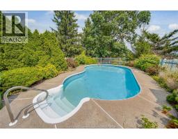 6016 Walker Road, Tecumseh, ON N0R1L0 Photo 45