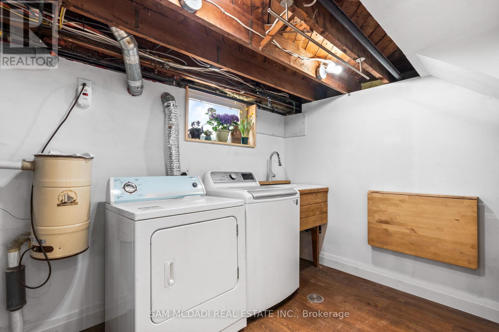 1088 CHERRIEBELL ROAD - Image 25