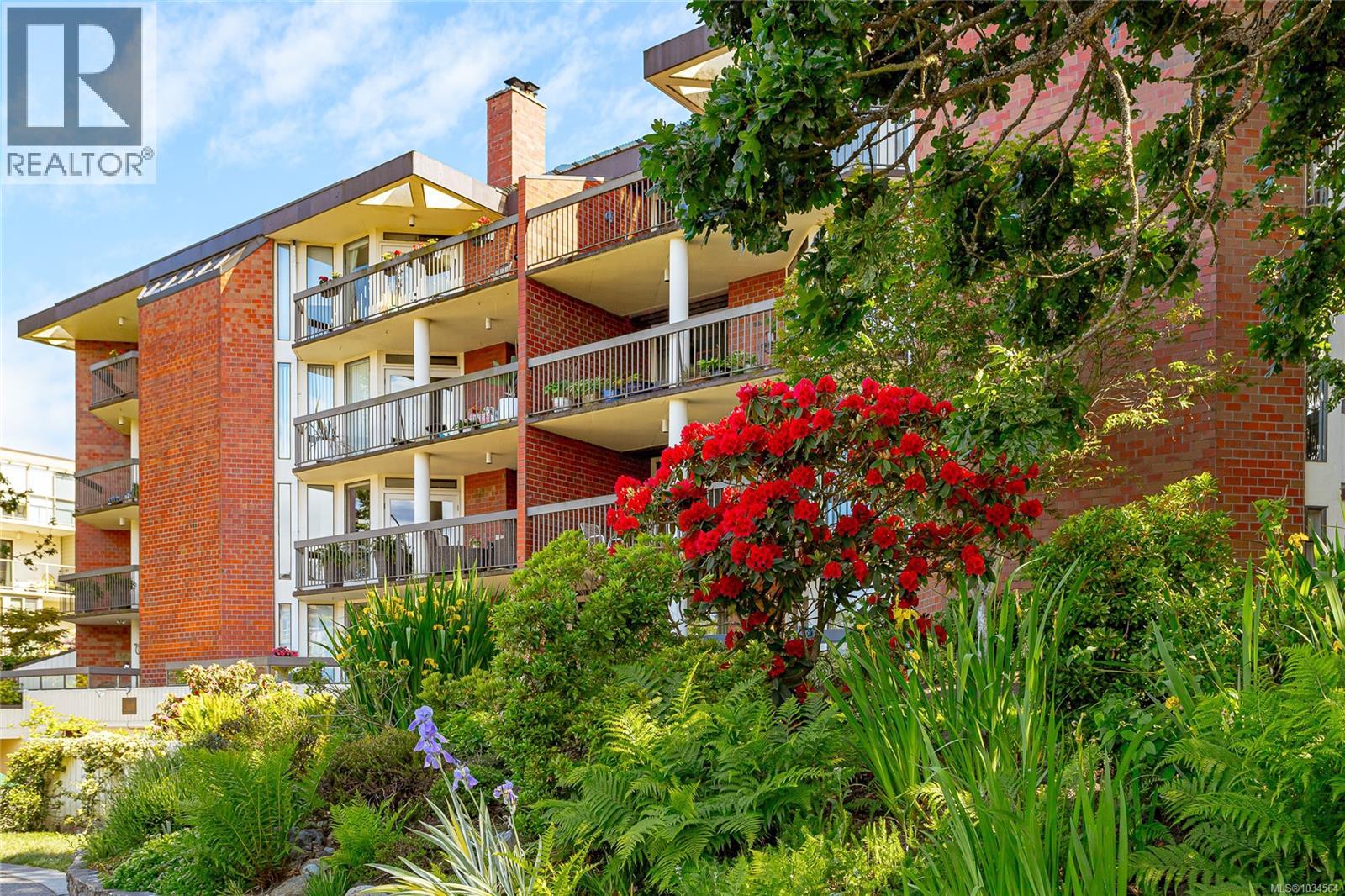 #204 2119 Oak Bay Ave - 2