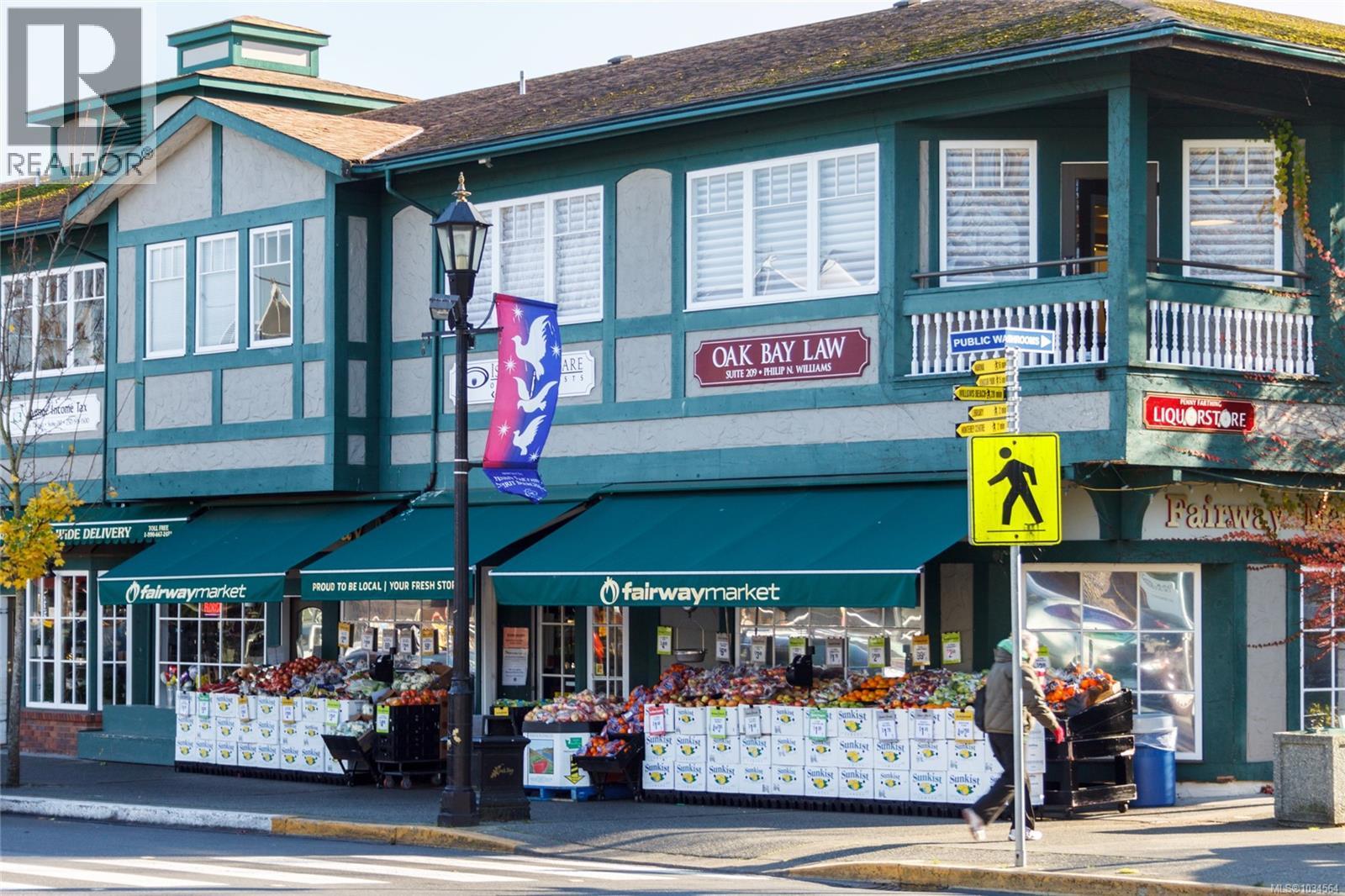 #204 2119 Oak Bay Ave - 48
