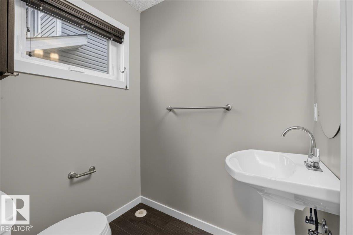 632 42 AV NW - 14