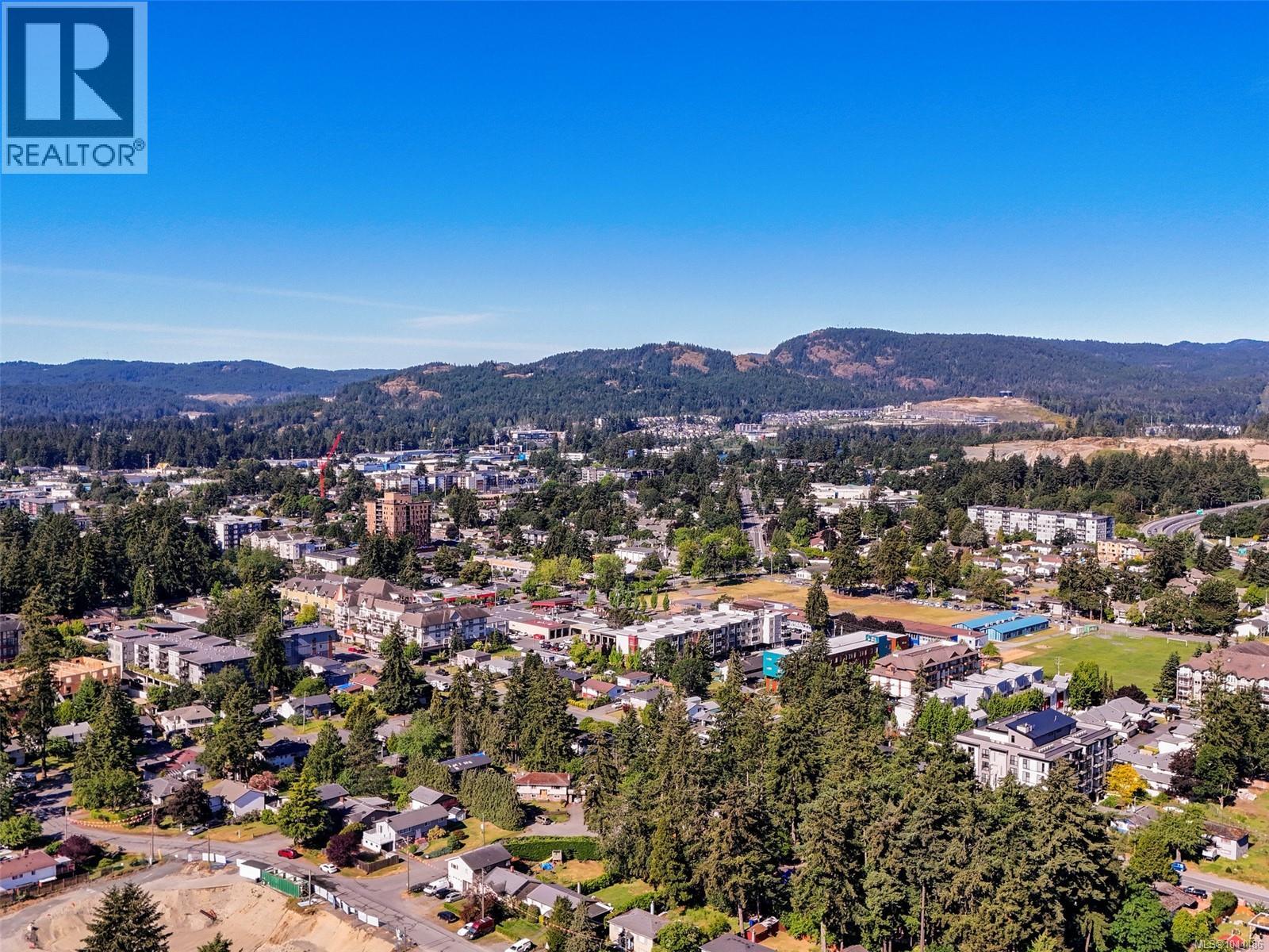 #203 2706 Peatt Rd - 34