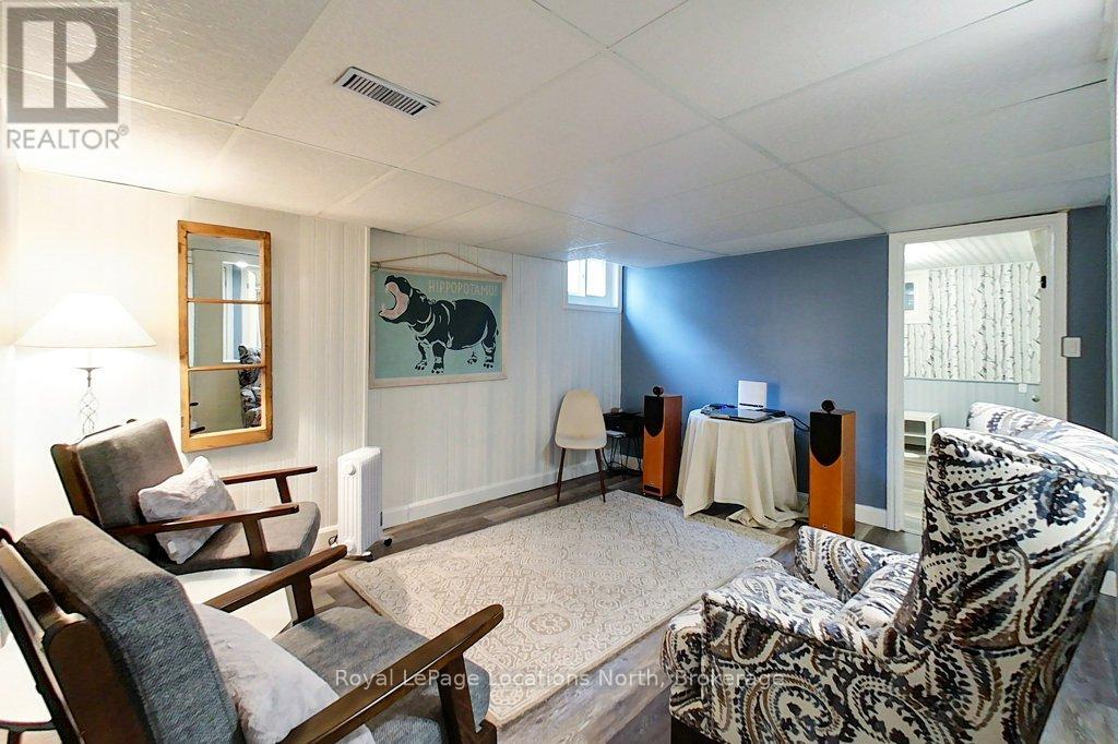 642 SPRUCE STREET - 23