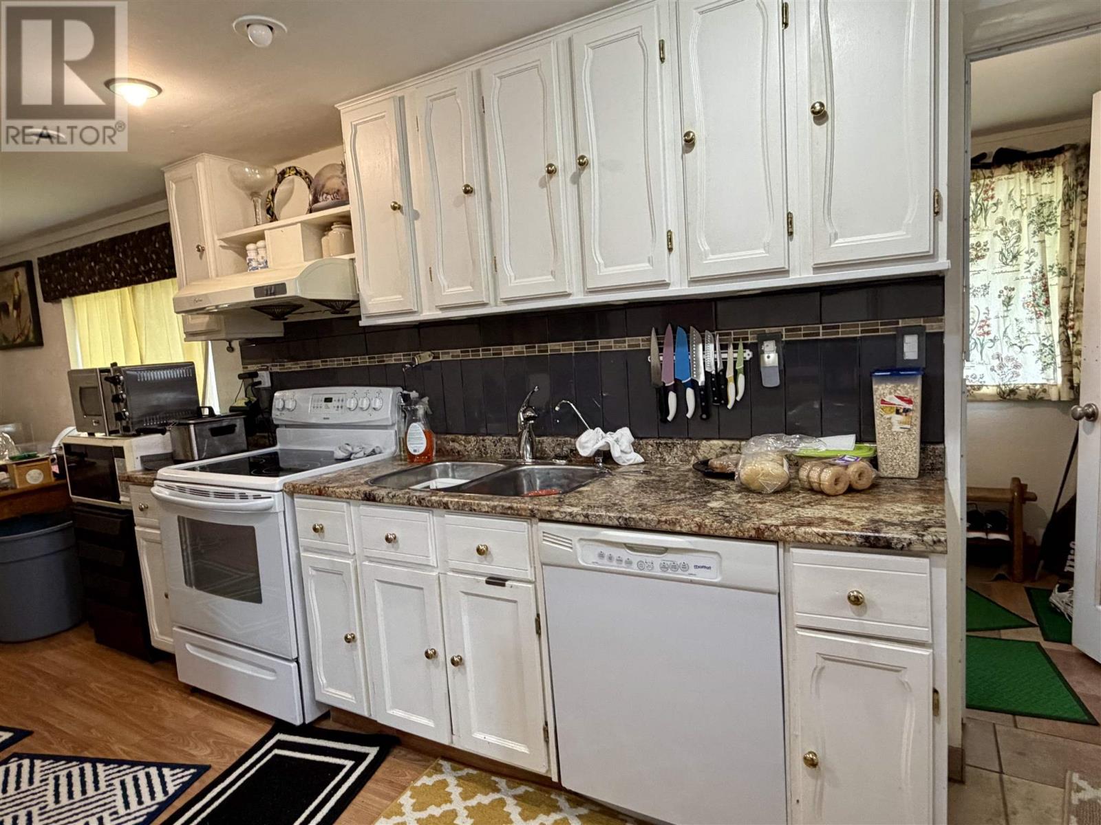 50 Hutchison AVE - 22
