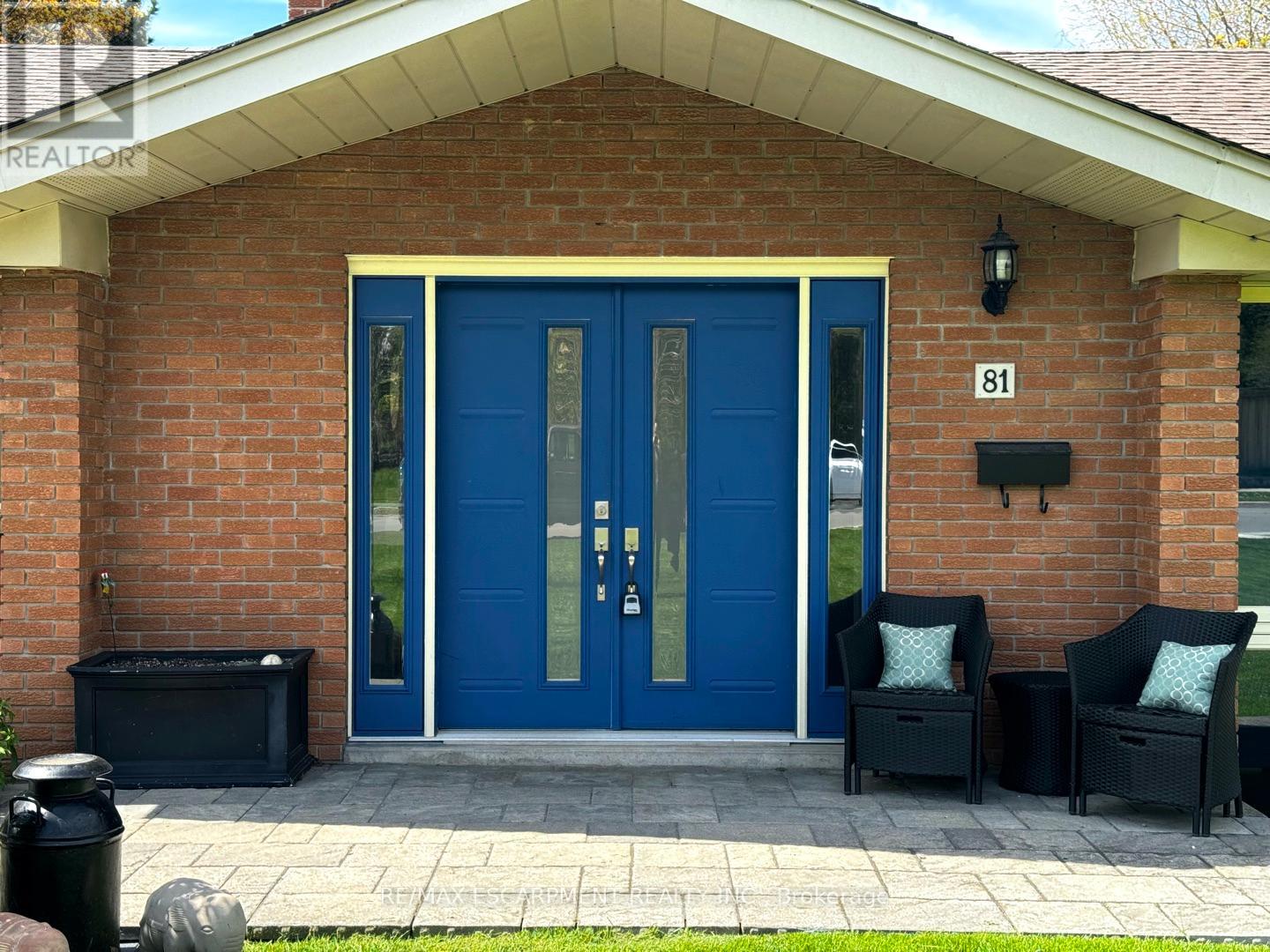 81 THOMSON DRIVE - 4