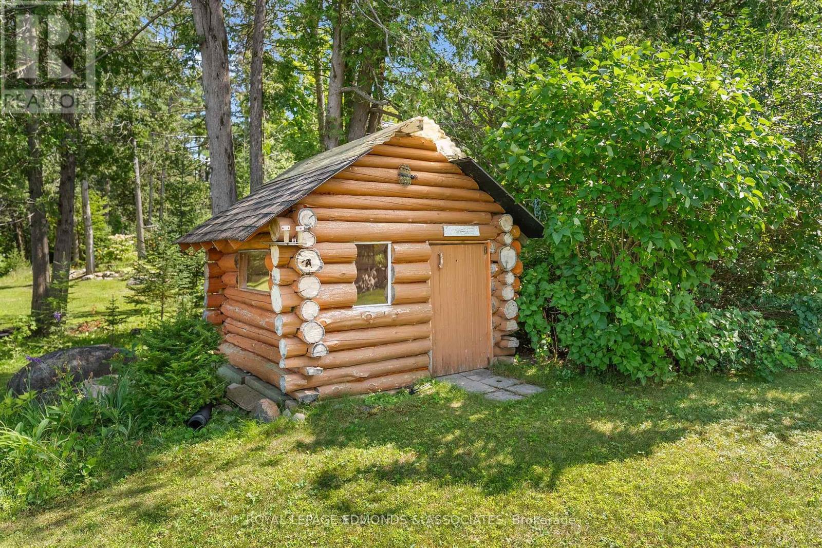 382 GREENWAY DRIVE - 39