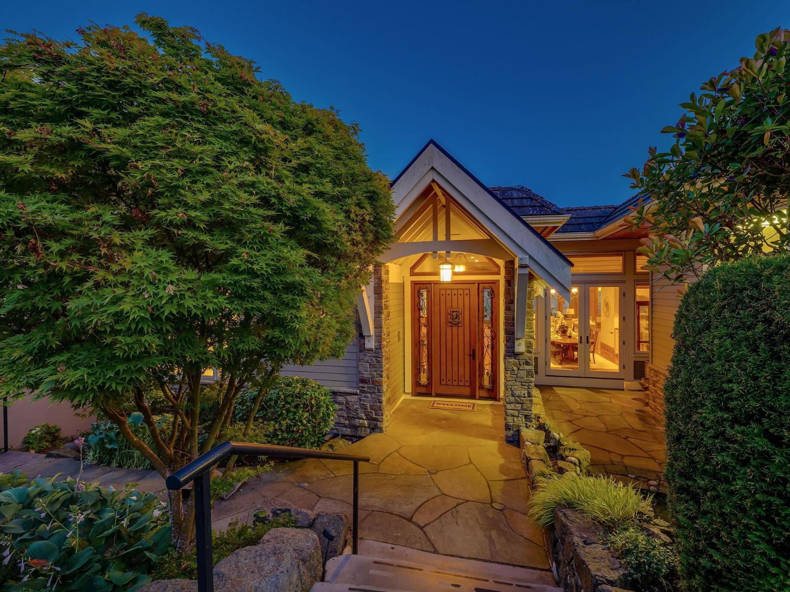 14334 SUNSET DRIVE, White Rock — photo 3