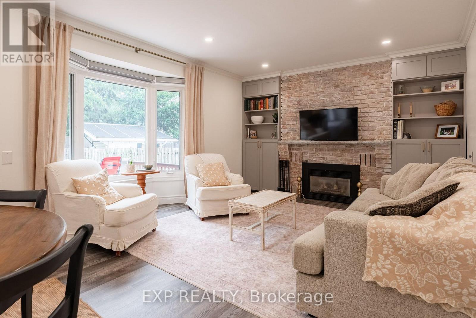 55 FOREST HILL CRESCENT - 13