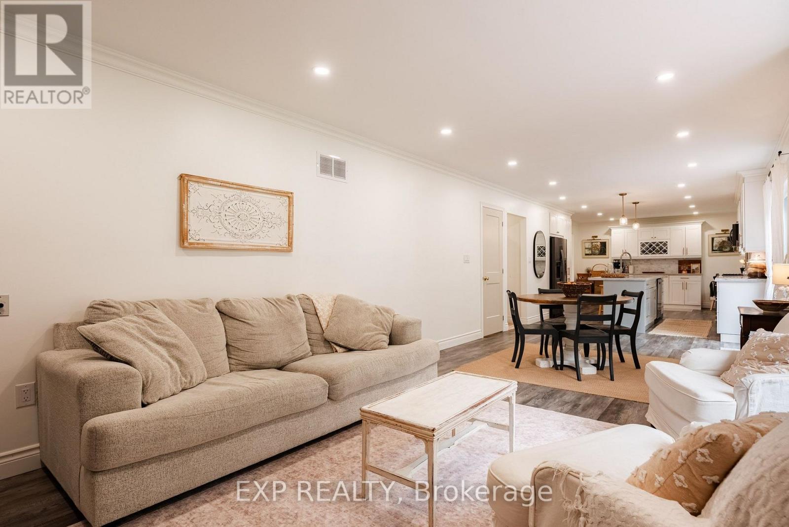 55 FOREST HILL CRESCENT - Image 15