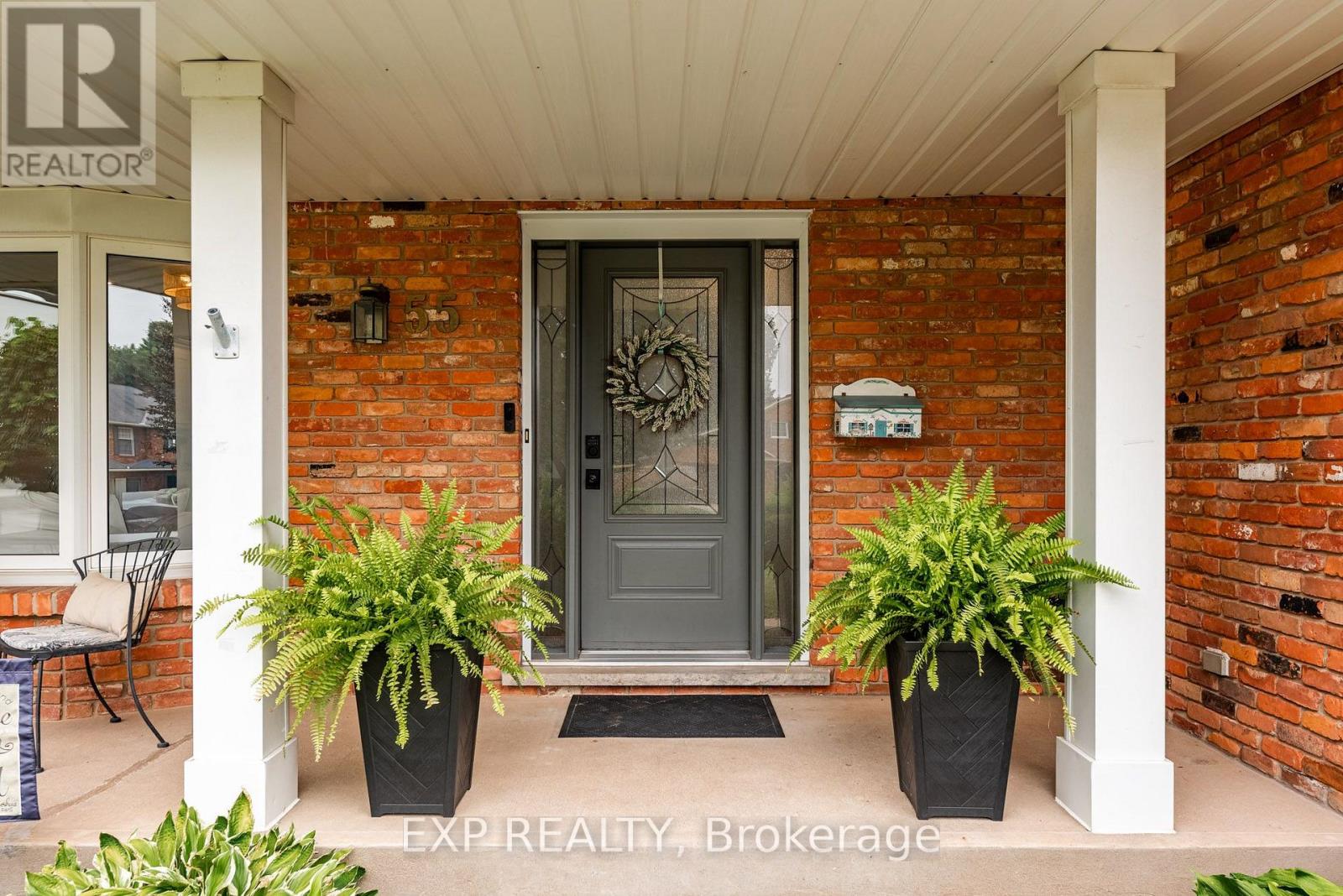 55 FOREST HILL CRESCENT - 2