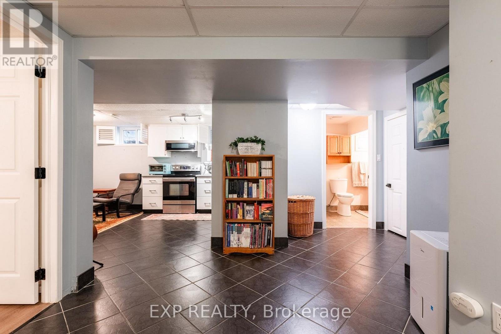 55 FOREST HILL CRESCENT - 29