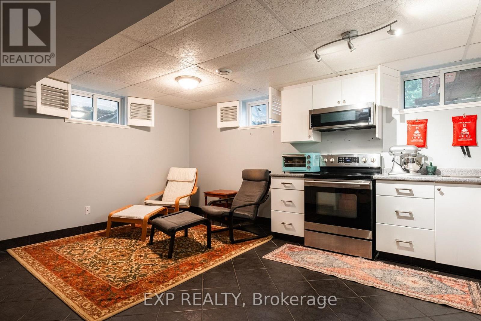 55 FOREST HILL CRESCENT - Image 31