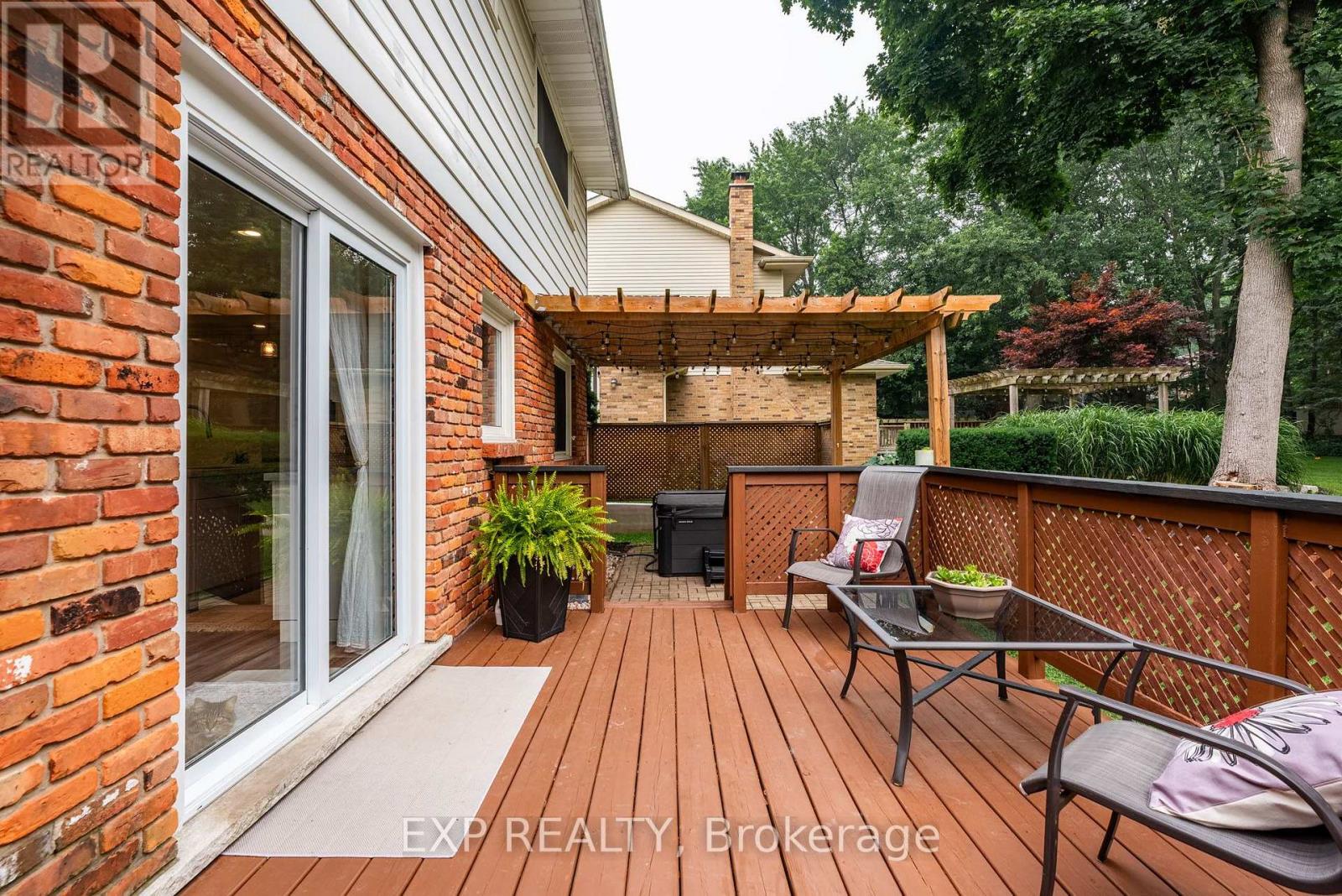 55 FOREST HILL CRESCENT - 38