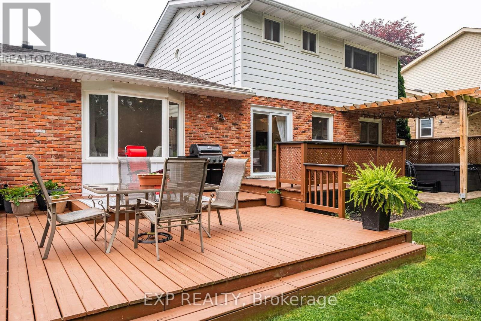 55 FOREST HILL CRESCENT - Image 41