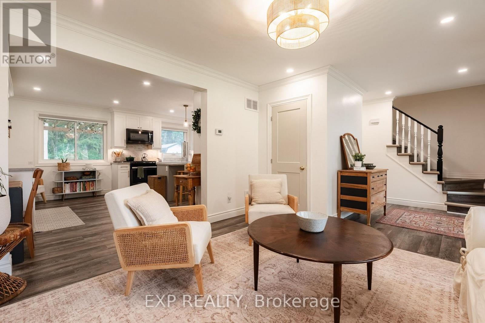 55 FOREST HILL CRESCENT - 7