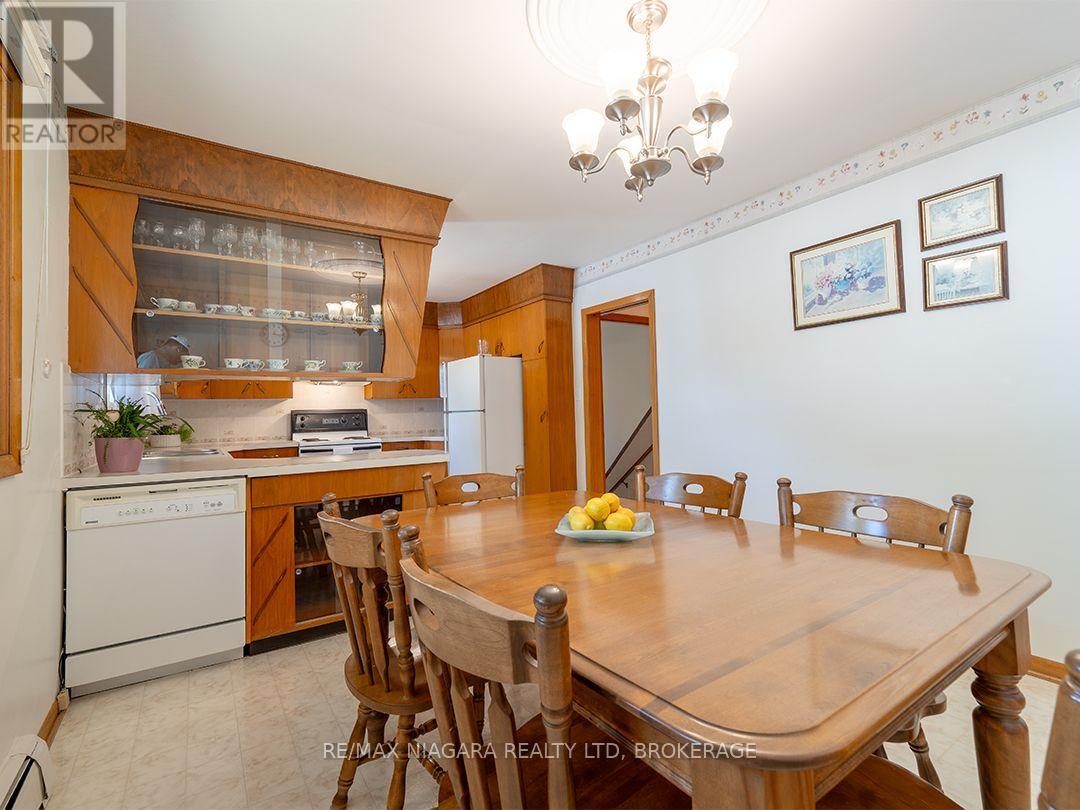 167 WELLINGTON STREET - 11