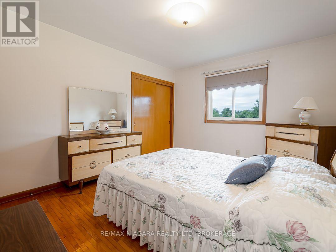 167 WELLINGTON STREET - 17