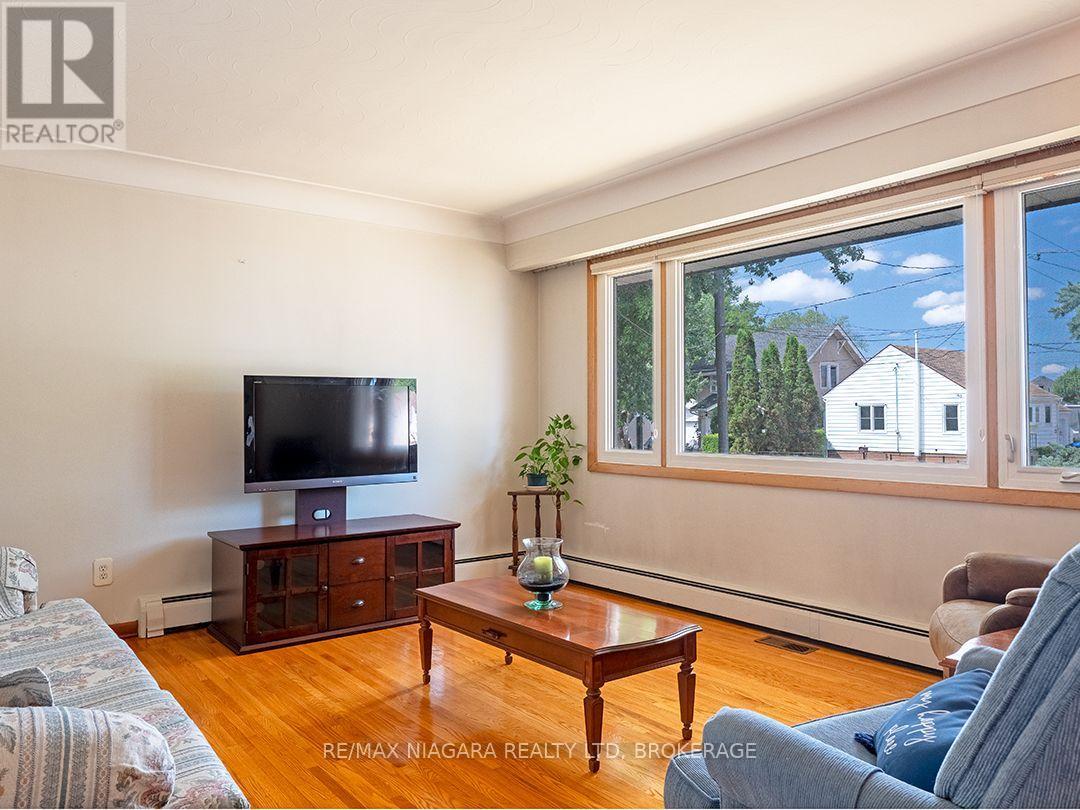 167 WELLINGTON STREET - Image 8