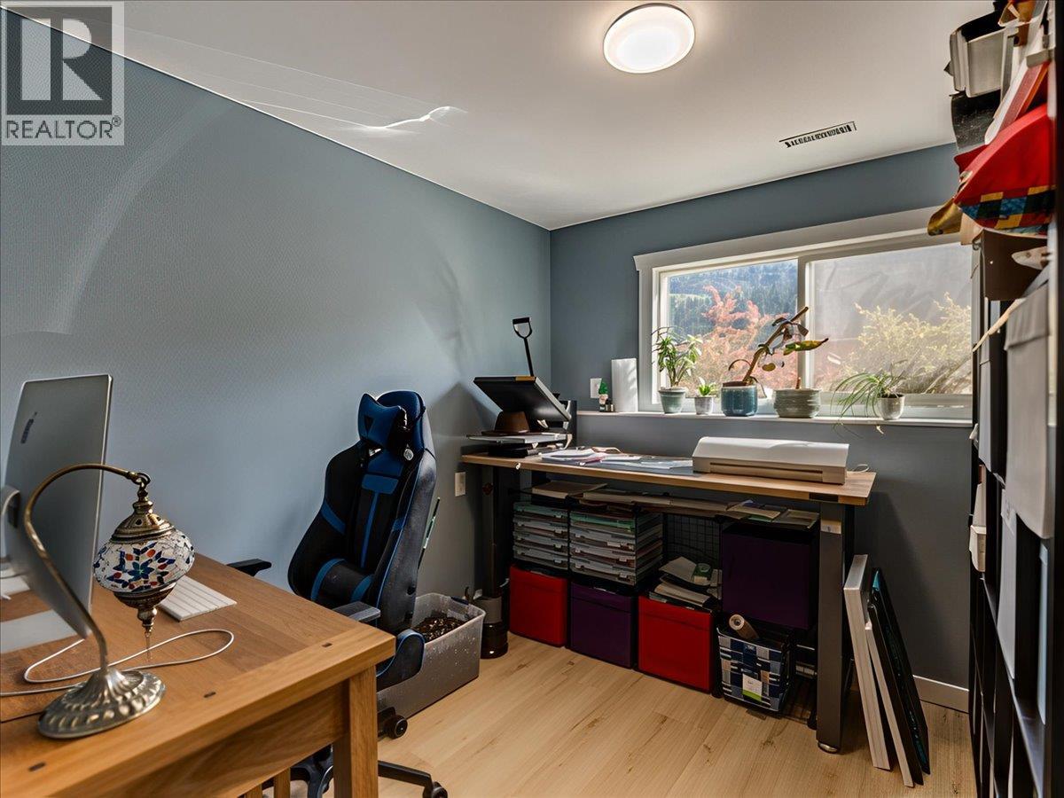 466 Second Avenue - Image 24