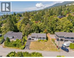 1768 Ottawa Place, West Vancouver, BC V7V2T7 Photo 7