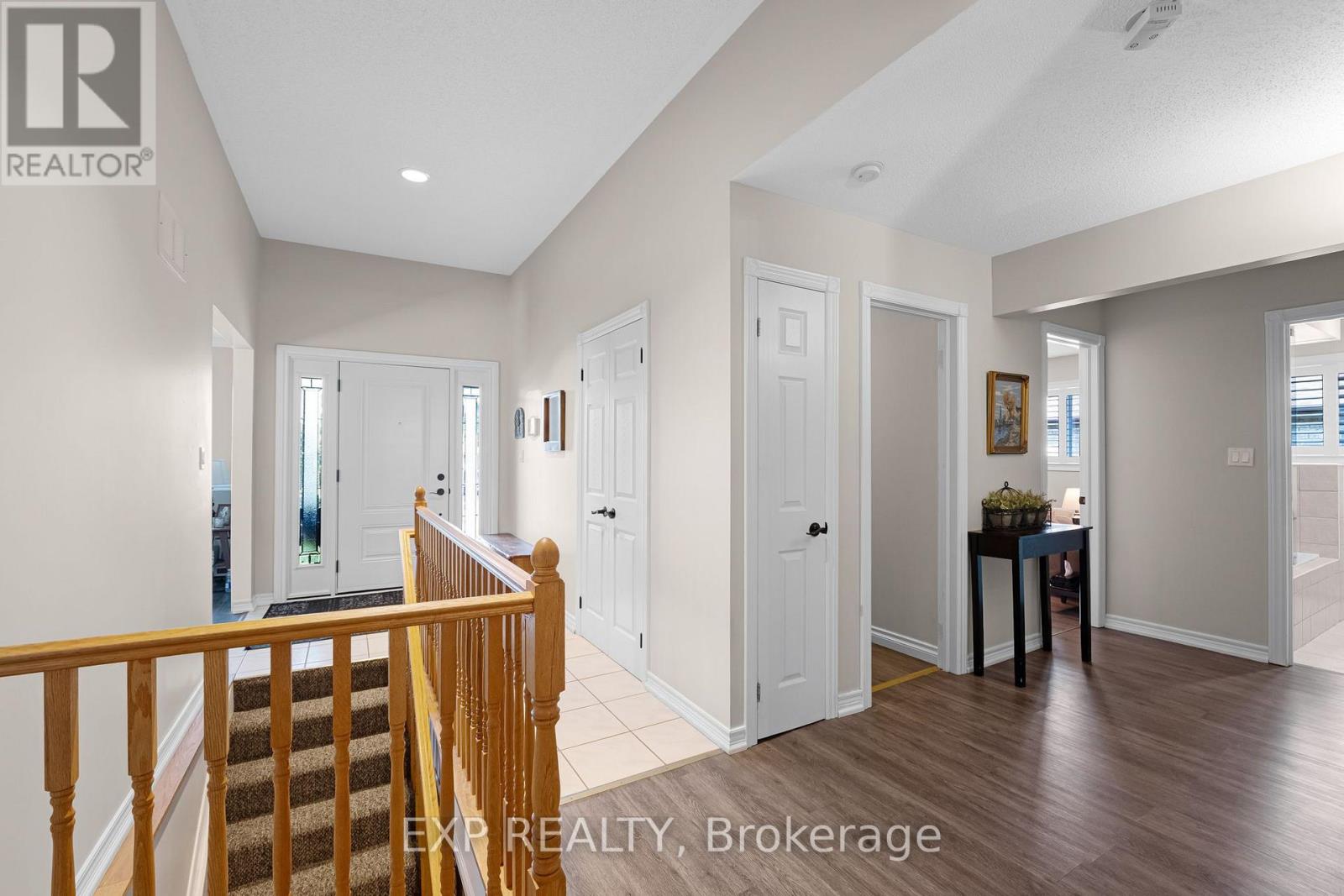 8 LOW BOULEVARD - Image 19
