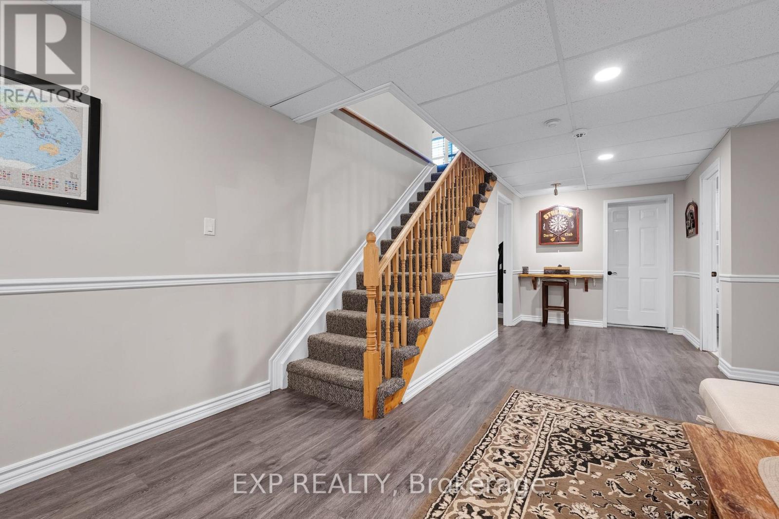 8 LOW BOULEVARD - Image 23