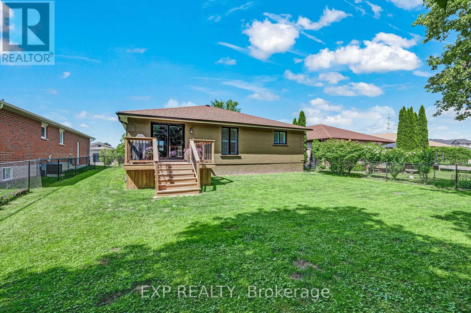 8 LOW BOULEVARD - Image 40